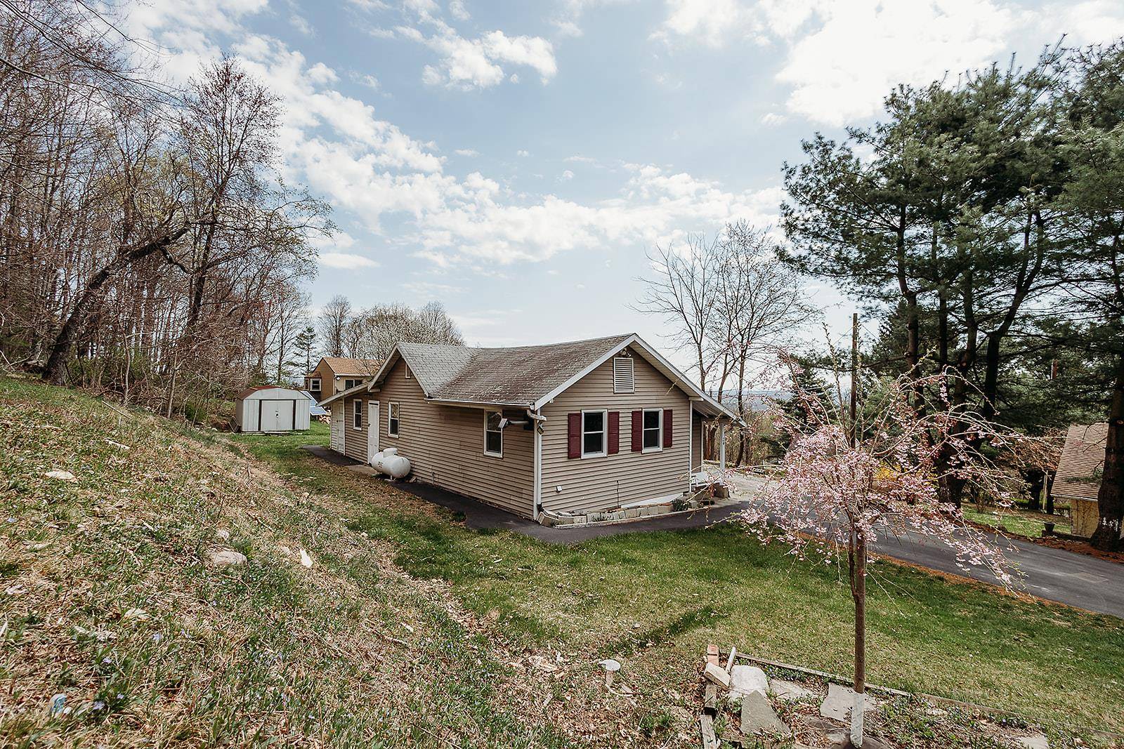 Bloomingburg, NY 12721,24 Sky Top RD