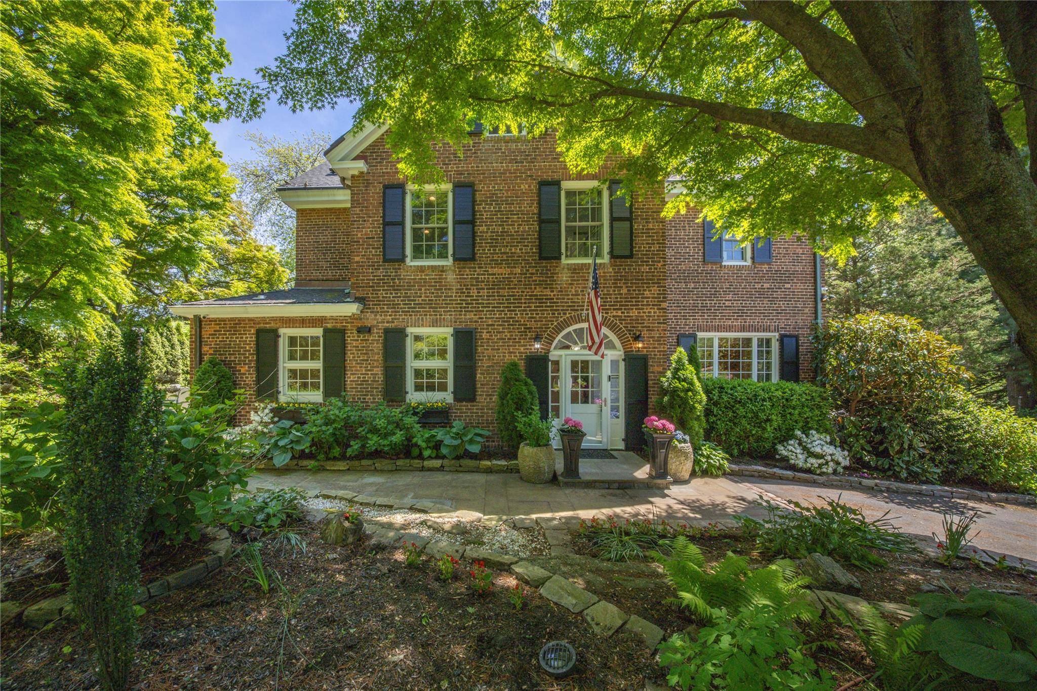 Larchmont, NY 10538,19 Locust AVE