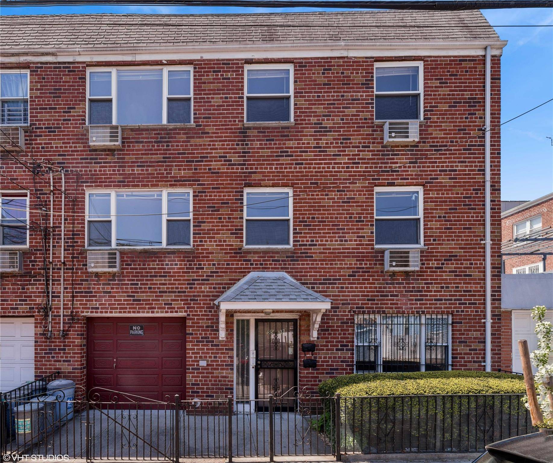 Elmhurst, NY 11373,55-38 Seabury ST