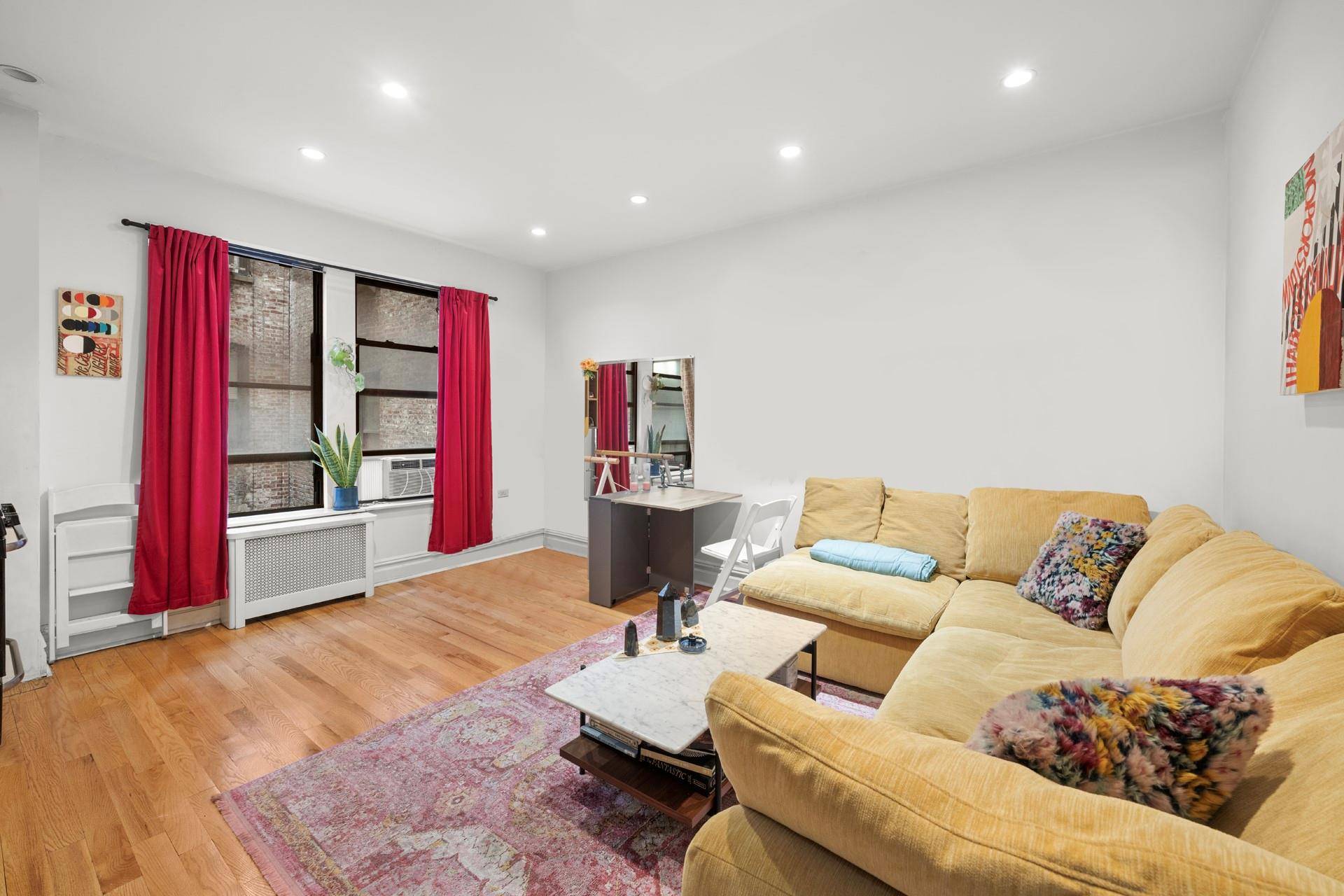 New York (manhattan), NY 10031,750 Riverside DR #2B