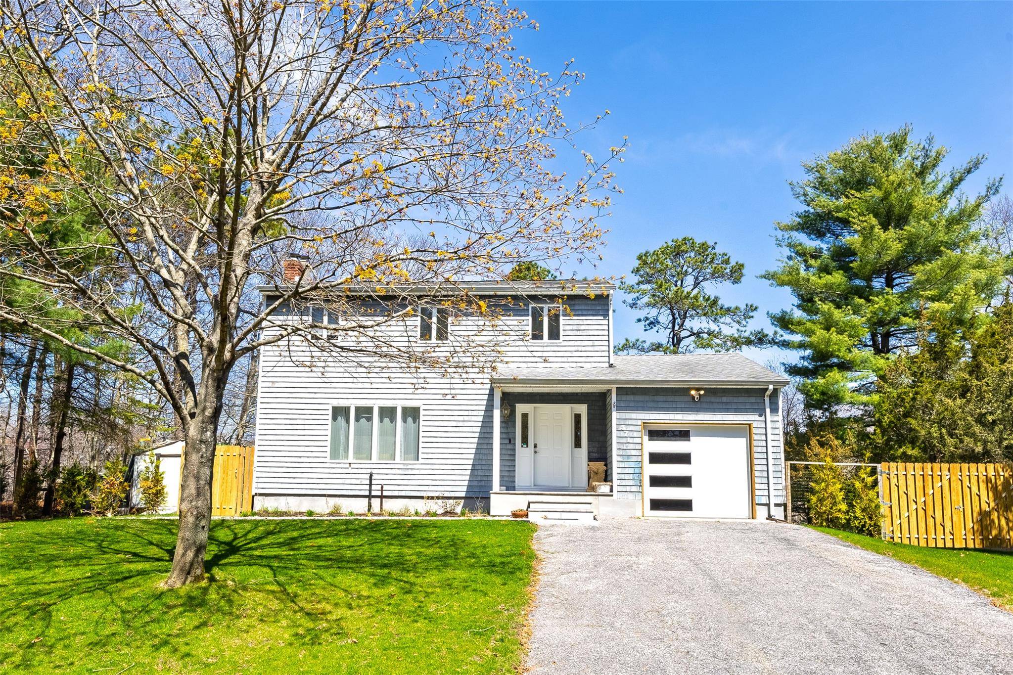 Calverton, NY 11933,371 S River RD