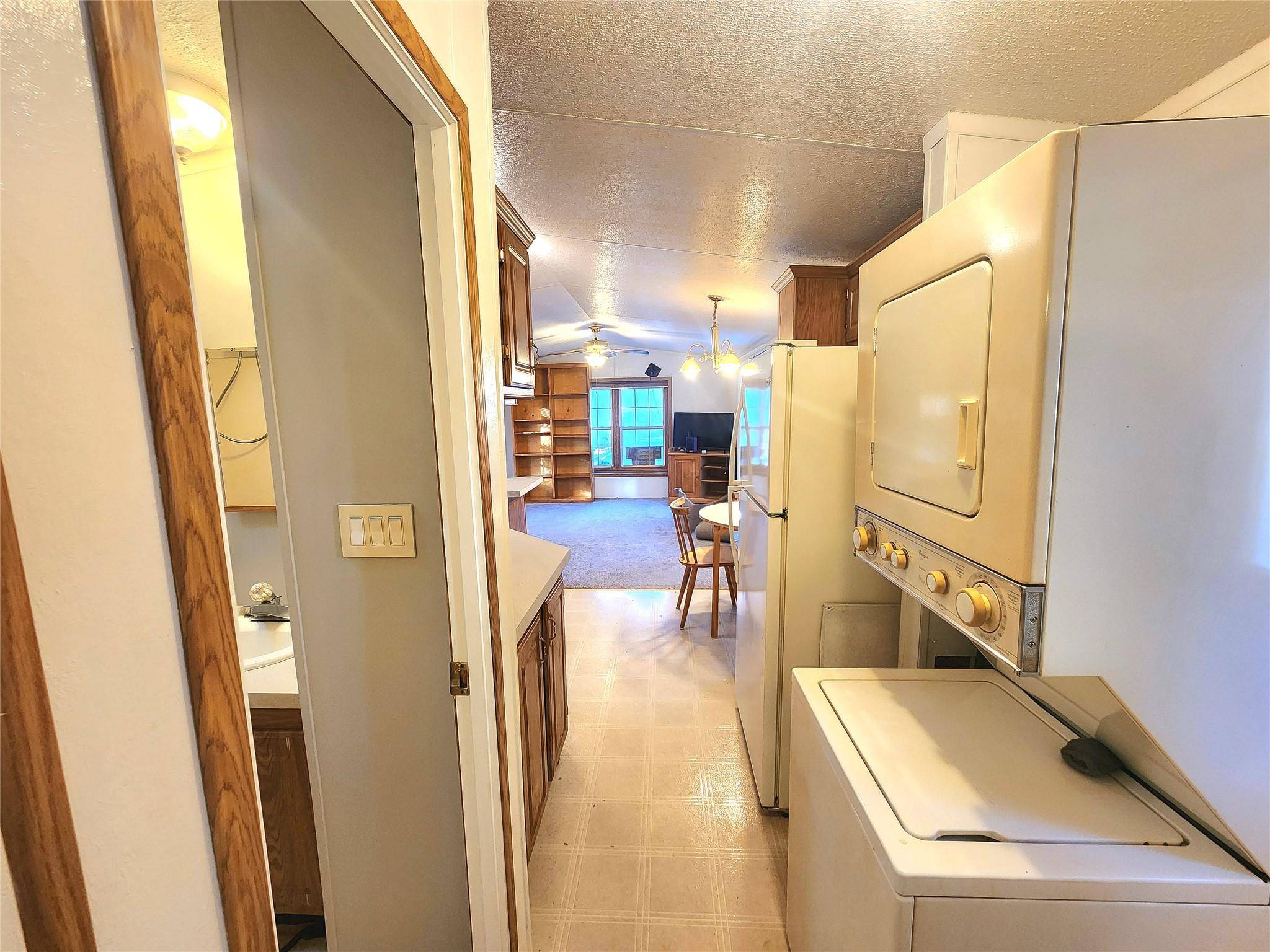Riverhead, NY 11901,525 Riverleigh AVE #A19