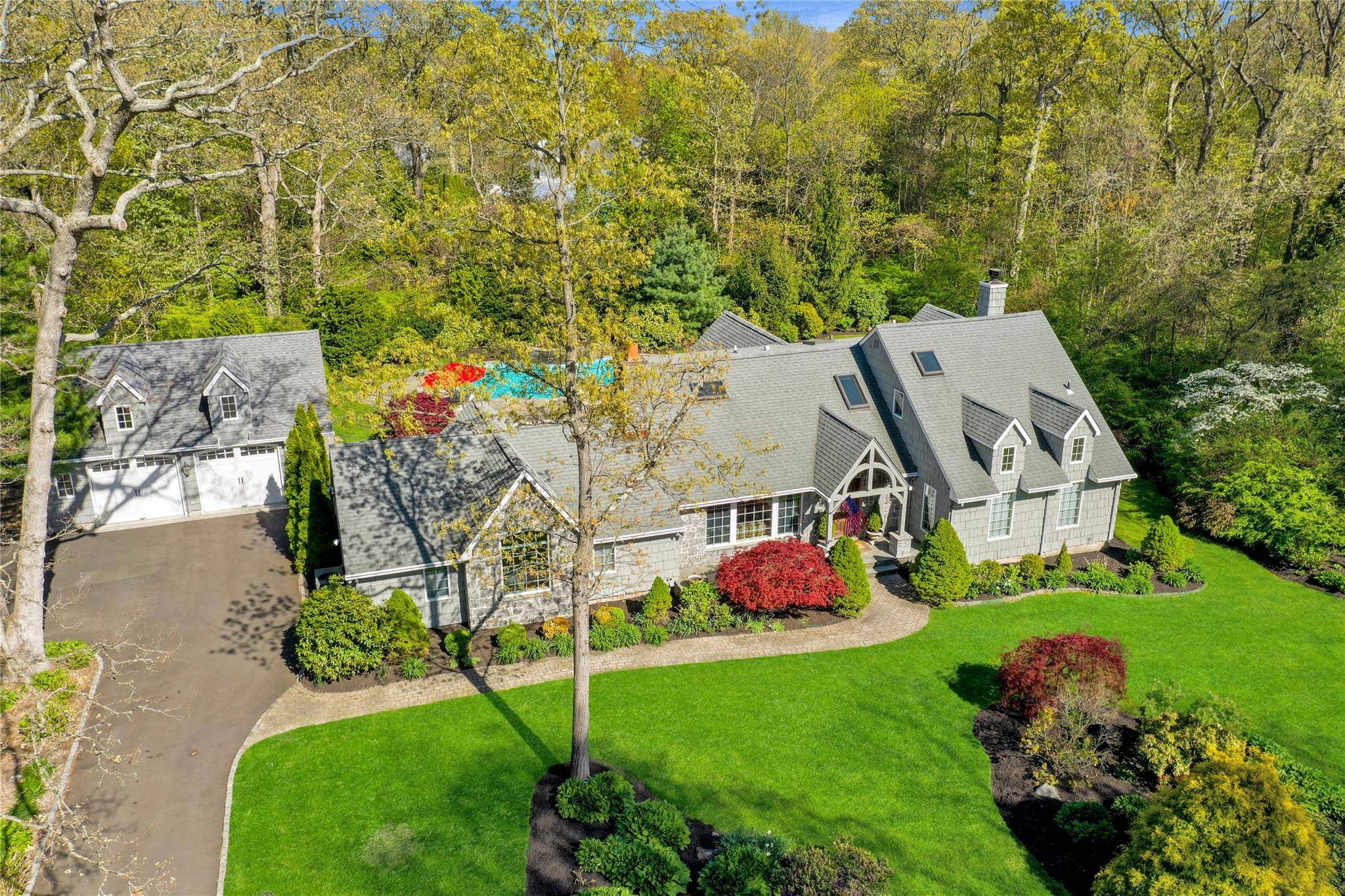 Huntington, NY 11743,65 Brookhill LN