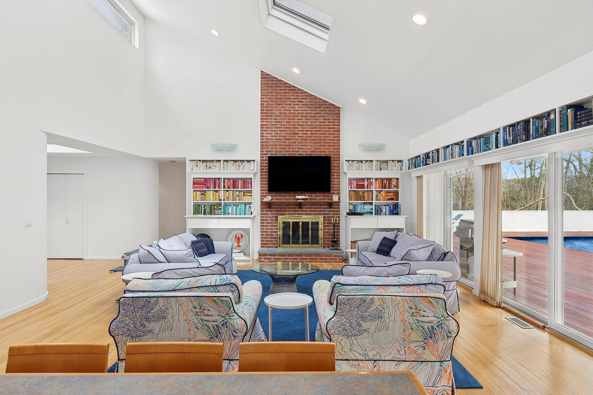 Quogue, NY 11959,8 Midhampton CT