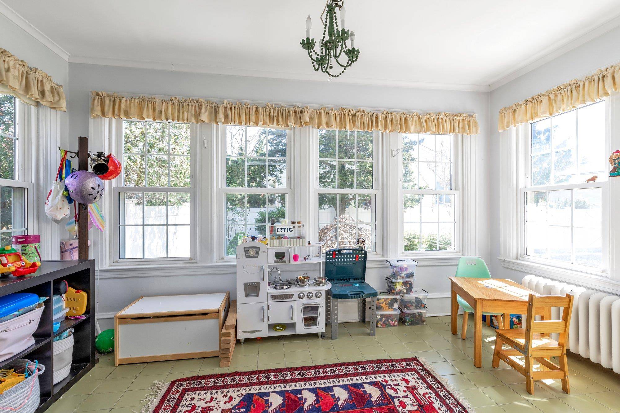 Merrick, NY 11566,204 Hewlett AVE