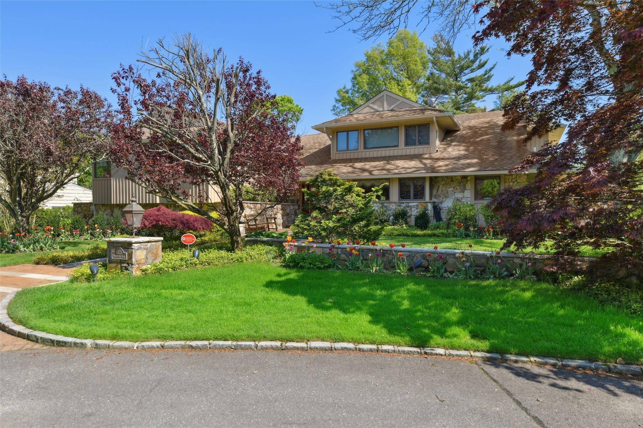 Hewlett Harbor, NY 11557,1325 Huckleberry LN