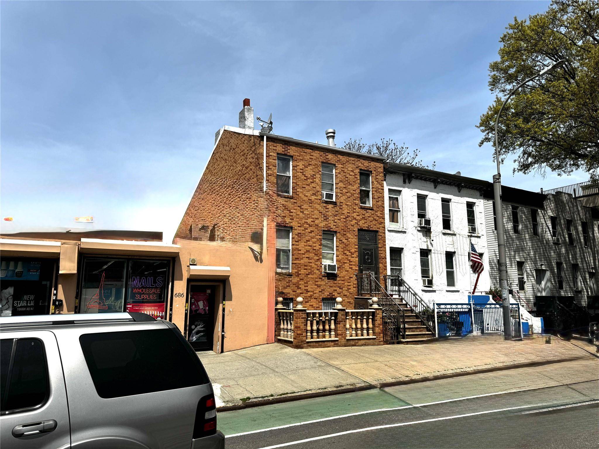 Brooklyn, NY 11232,684 4th AVE