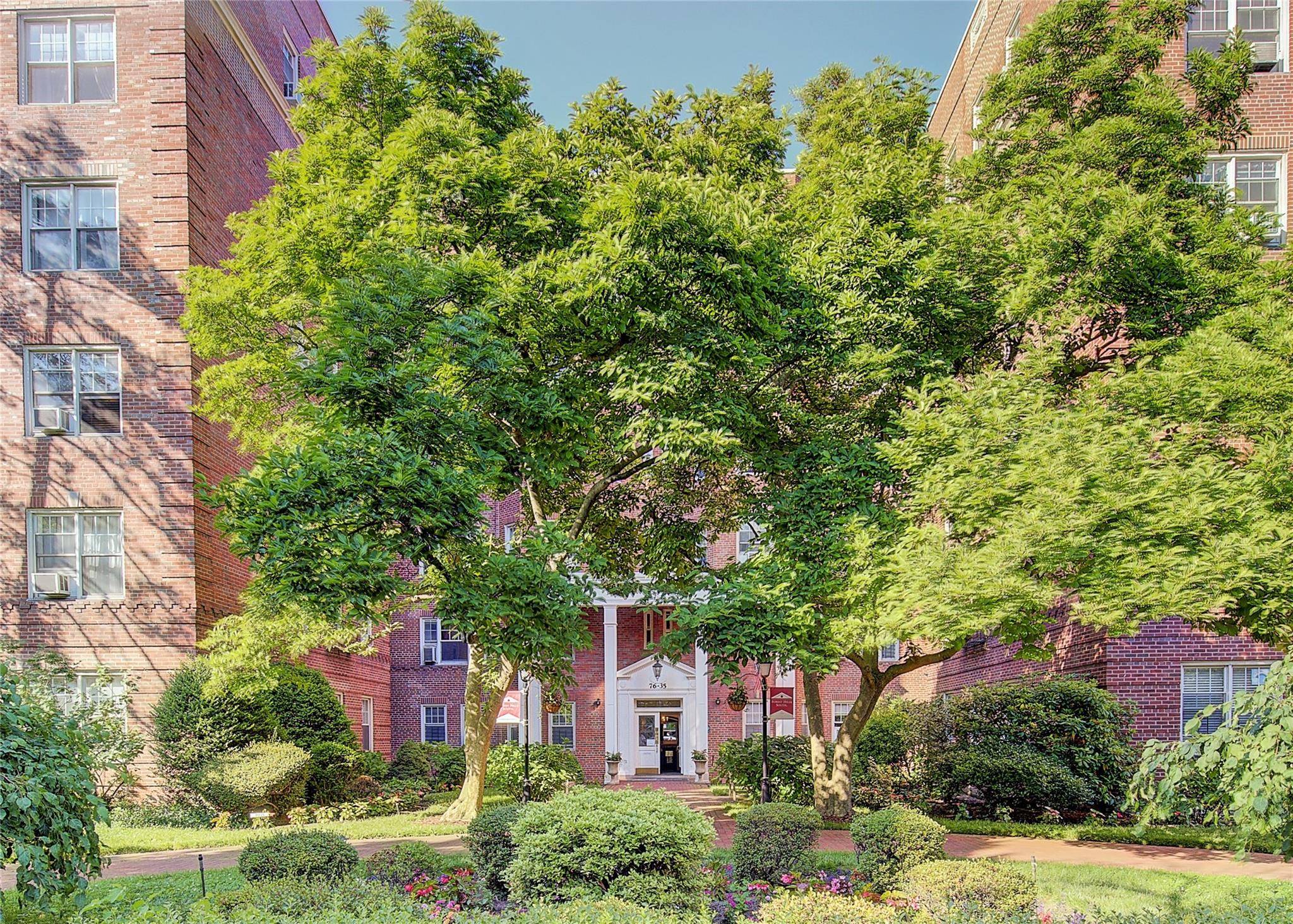Forest Hills, NY 11375,76-35 113th ST #5H