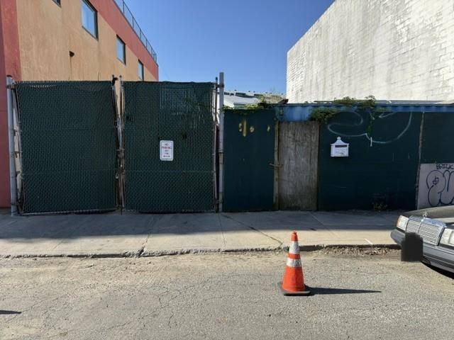 College Point, NY 11354,118-14 29 AVE