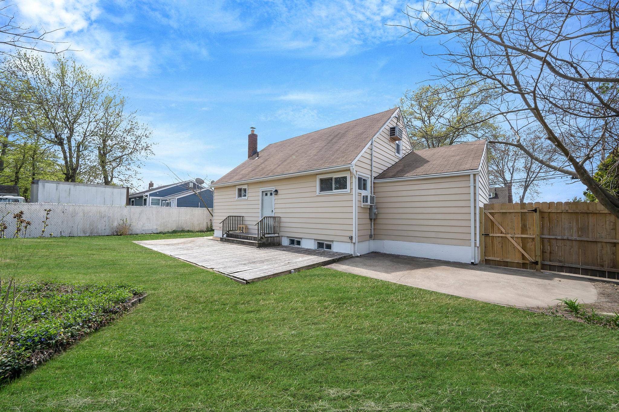 Brentwood, NY 11717,193 Charter Oaks AVE