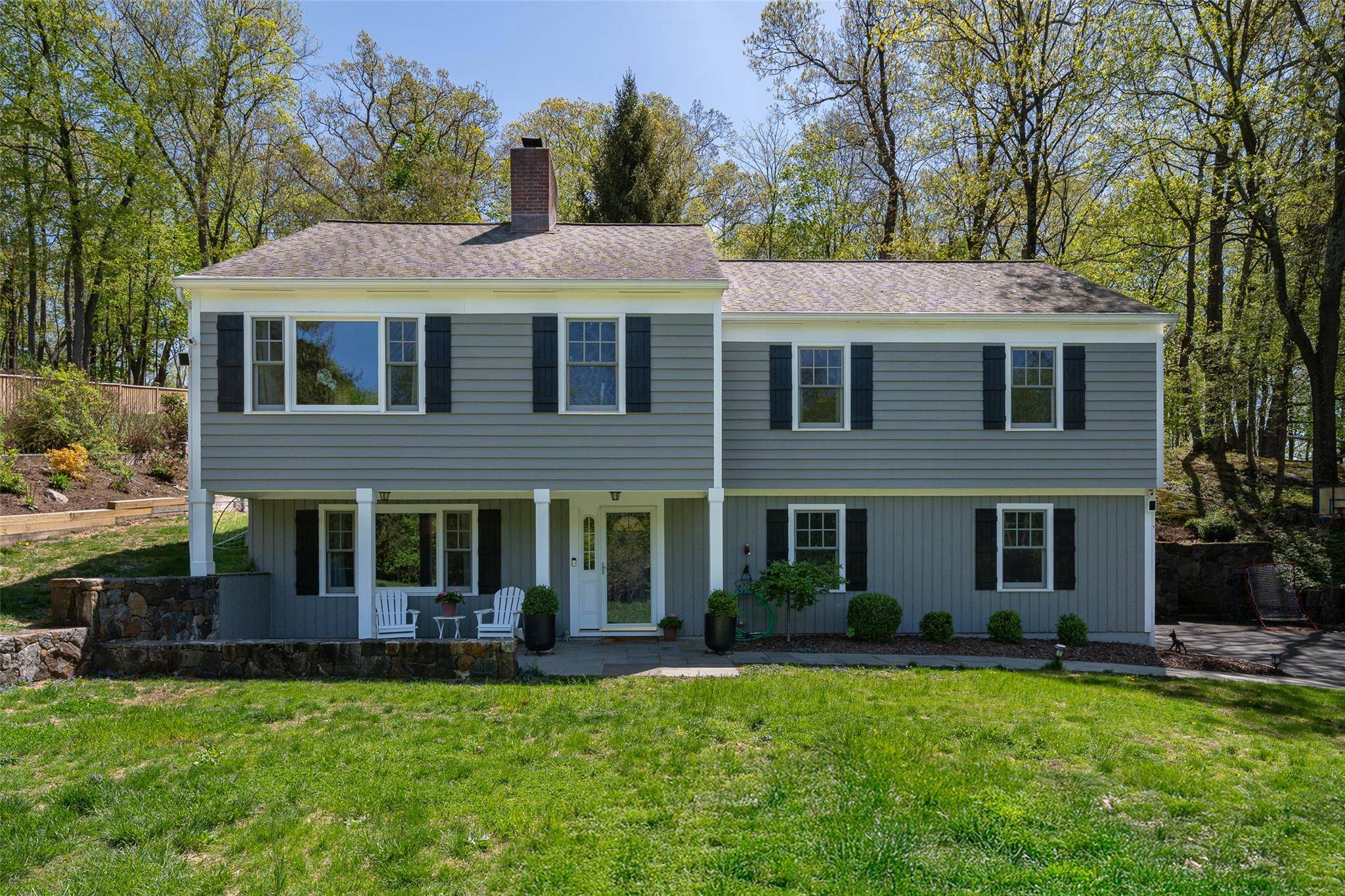 Bedford Corners, NY 10549,35 Cliffside LN