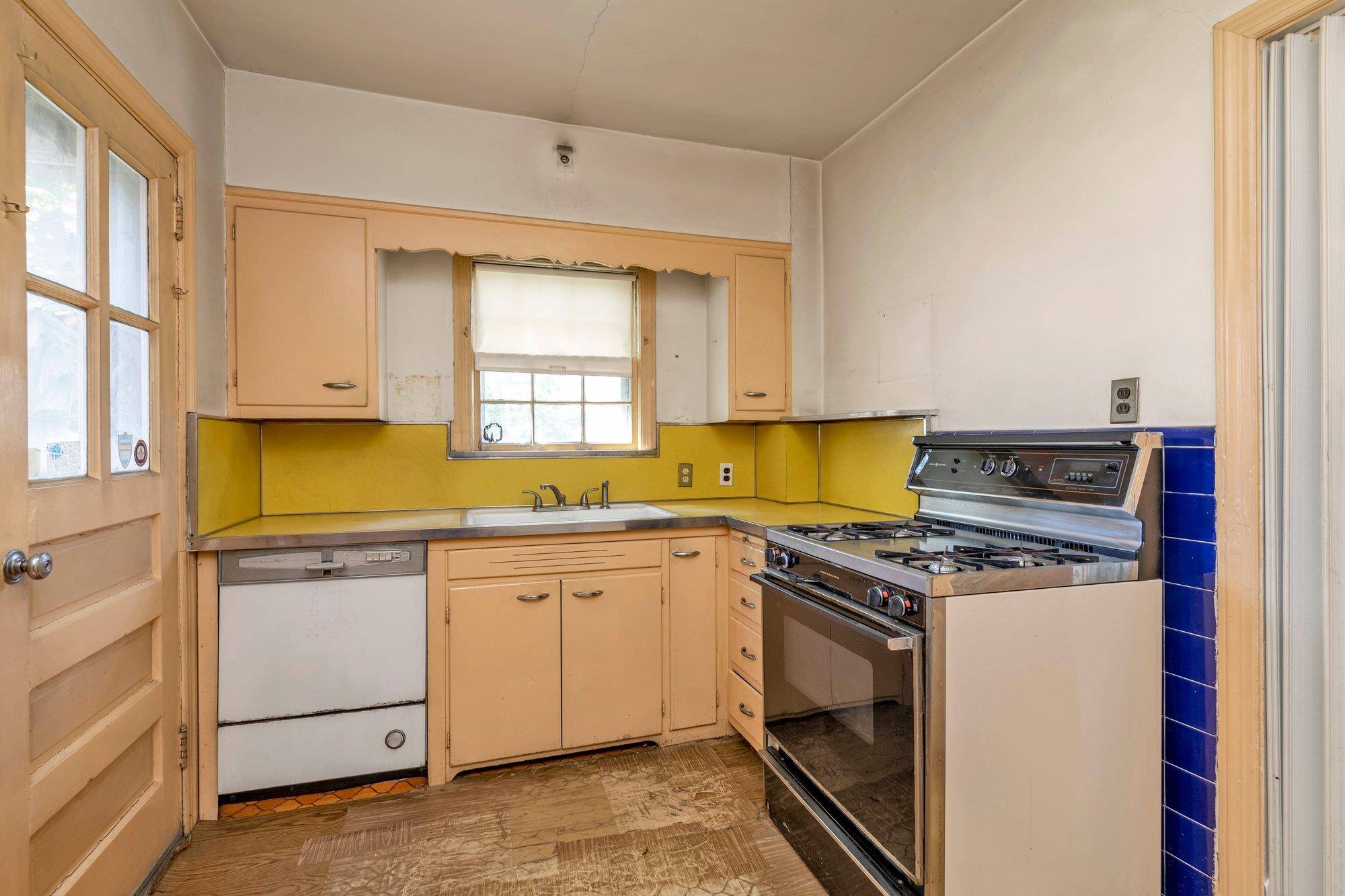 Long Beach, NY 11561,444 W Olive ST