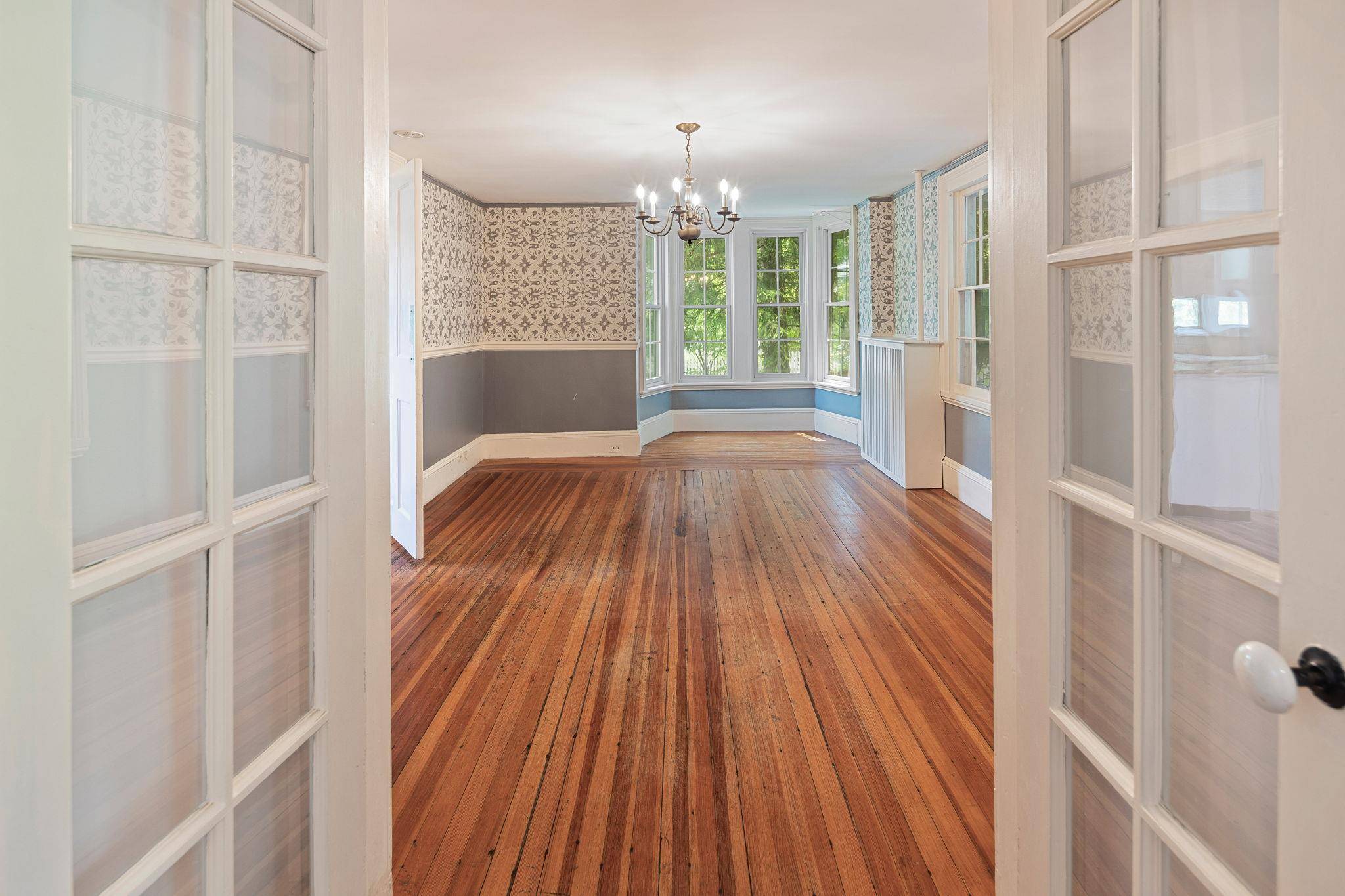 Pleasantville, NY 10570,27 Bedford RD