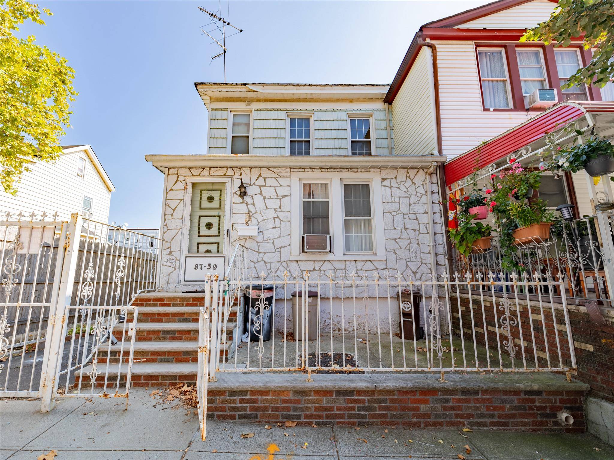 Richmond Hill, NY 11418,8759 123rd ST