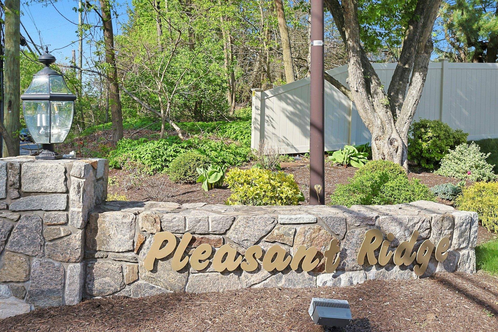 Valhalla, NY 10595,34 Pleasant Ridge RD