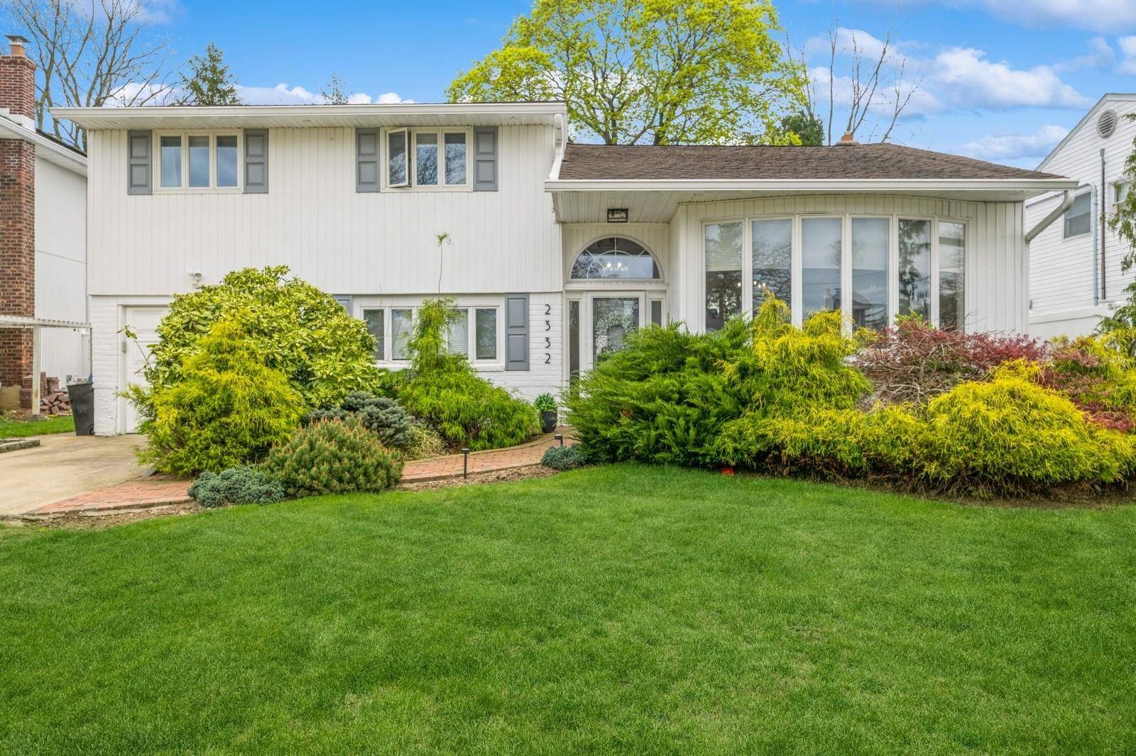 East Meadow, NY 11554,2332 Plymouth PL