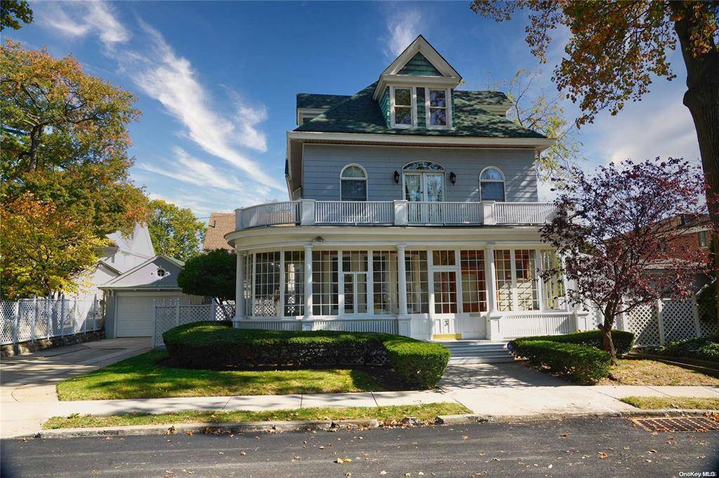 College Point, NY 11356,3 Beech Court Circle