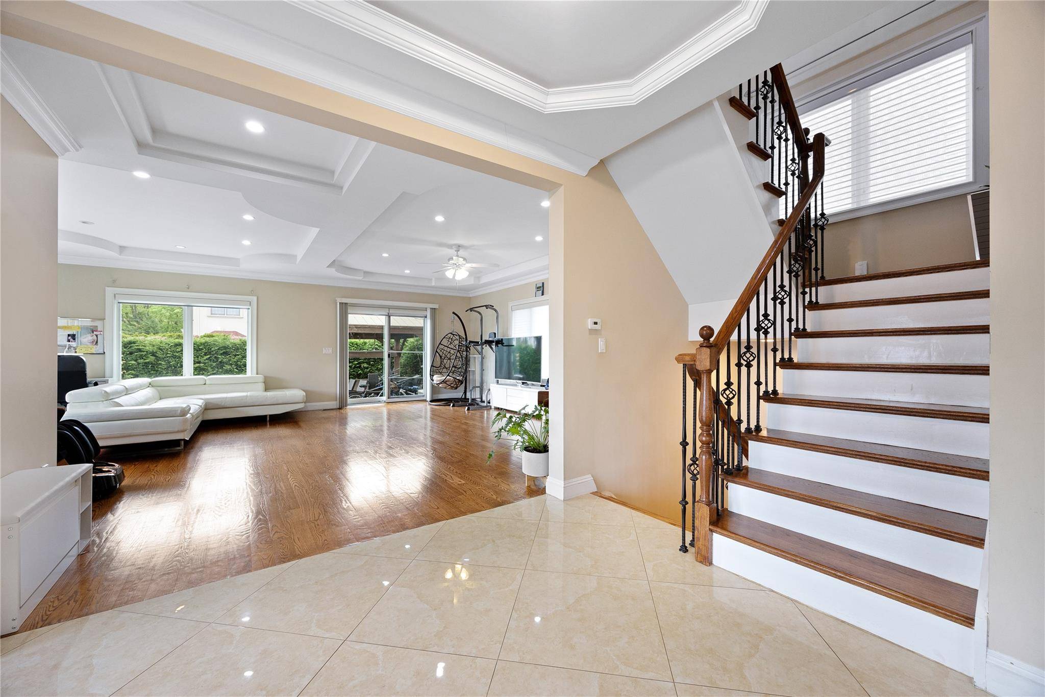 Roslyn Heights, NY 11577,37 Maple ST