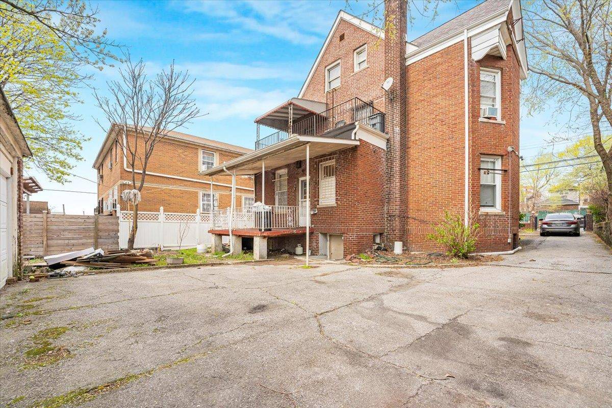 Bronx, NY 10466,720 E 231st ST
