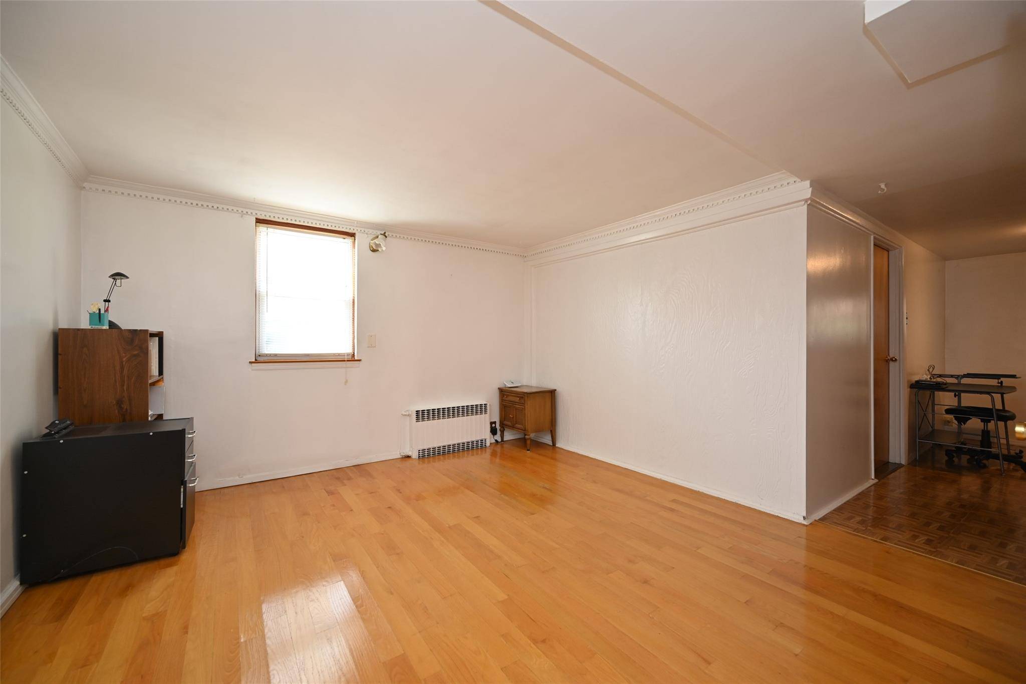 Whitestone, NY 11357,1918 Utopia Pkwy