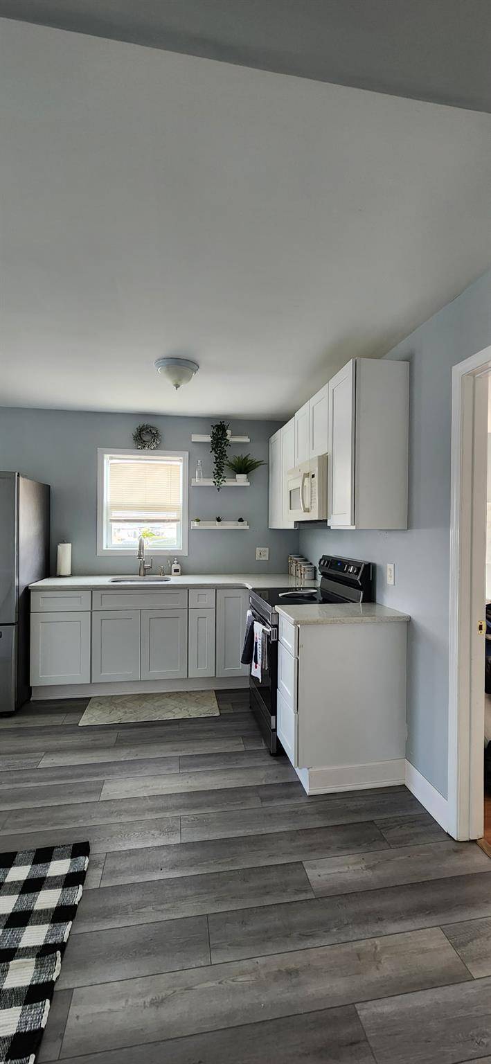 Bay Shore, NY 11706,444 Brook AVE