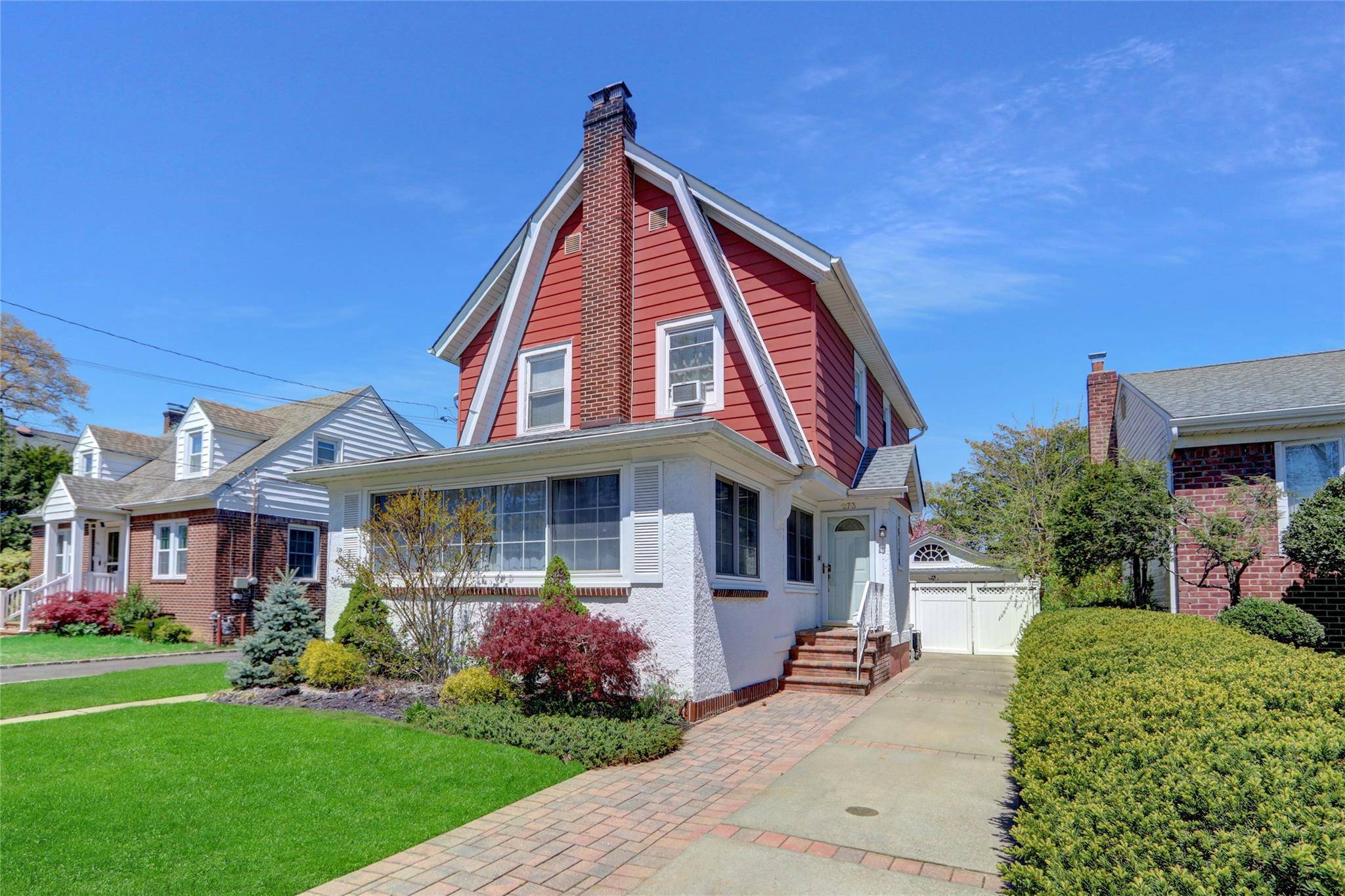 Valley Stream, NY 11580,273 E Beverly Pkwy