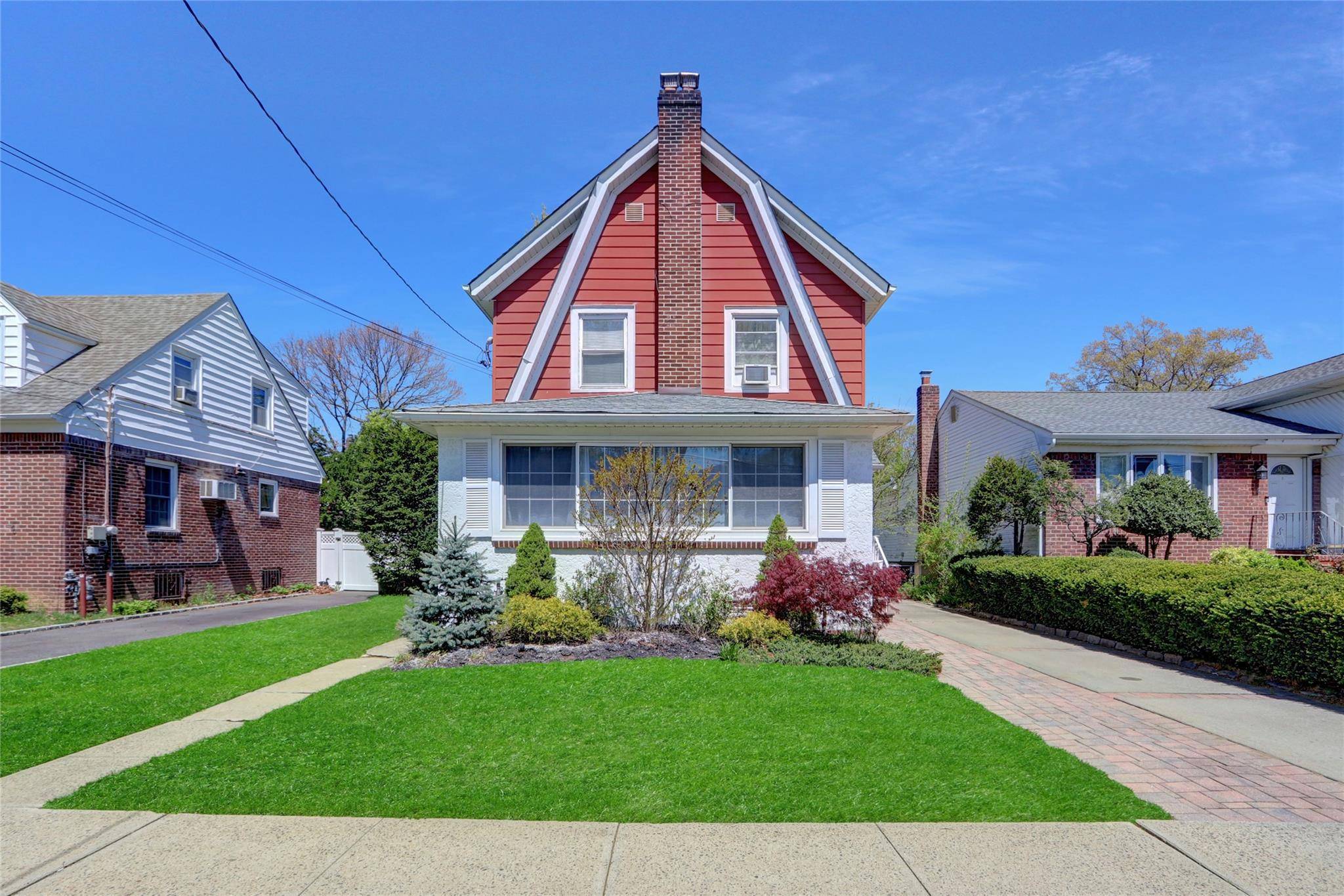 Valley Stream, NY 11580,273 E Beverly Pkwy