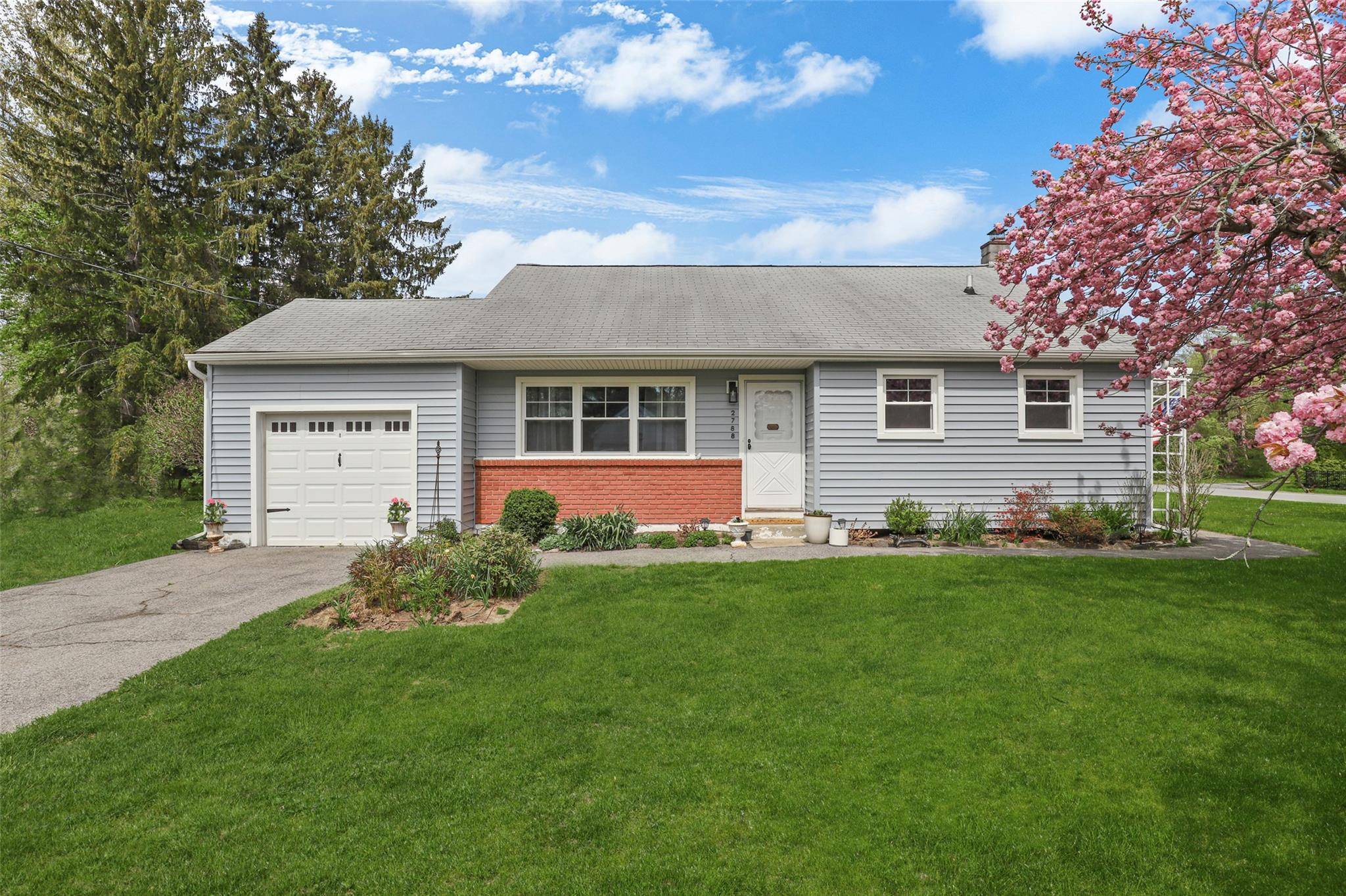 Yorktown Heights, NY 10598,2788 Hedge ST