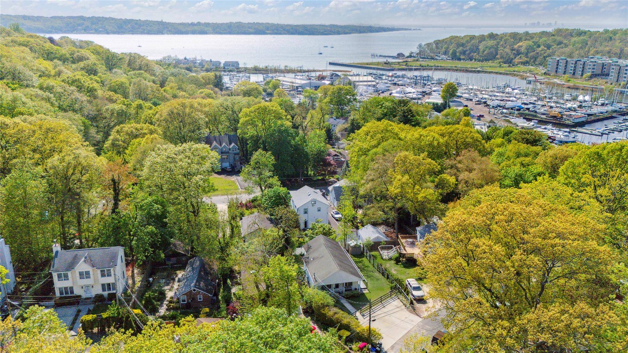 Glen Cove, NY 11542,5 Towle PL