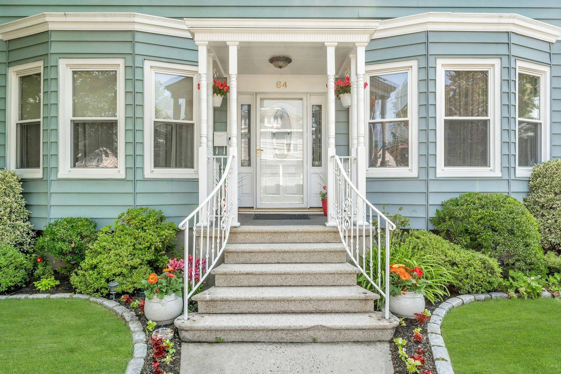 Yonkers, NY 10701,64 Albemarle PL