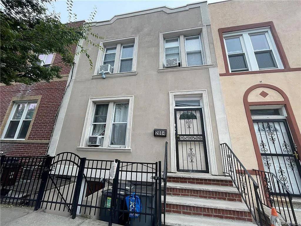 Bronx, NY 10461,2884 Saint Theresa AVE