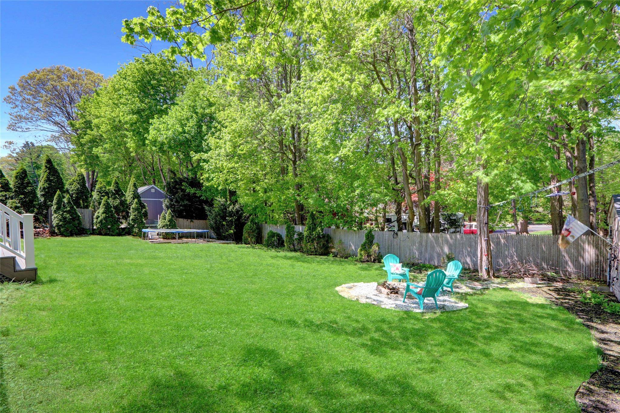 Shoreham, NY 11786,24 Highland Down