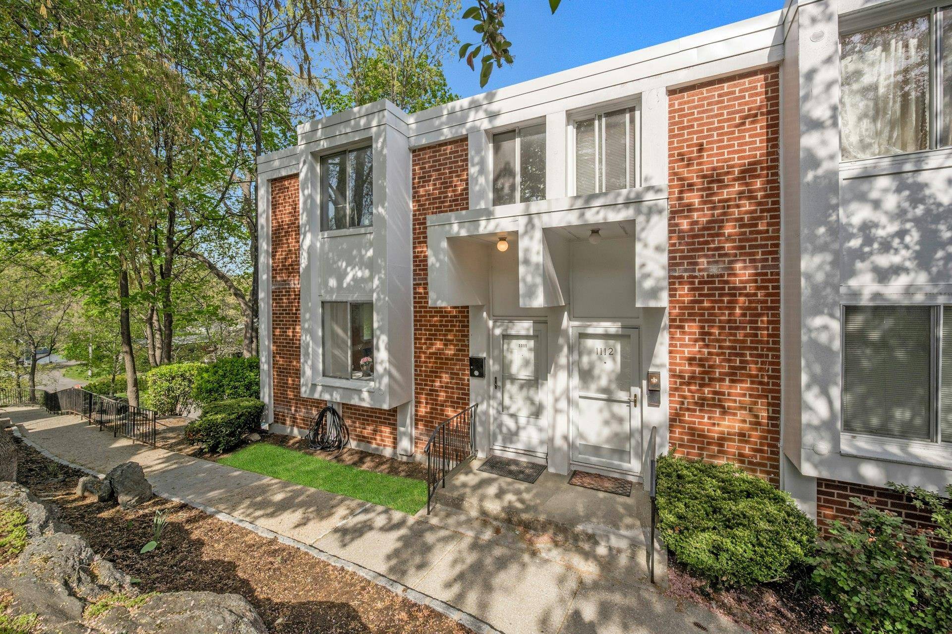 Hartsdale, NY 10530,1111 Colony DR #1111