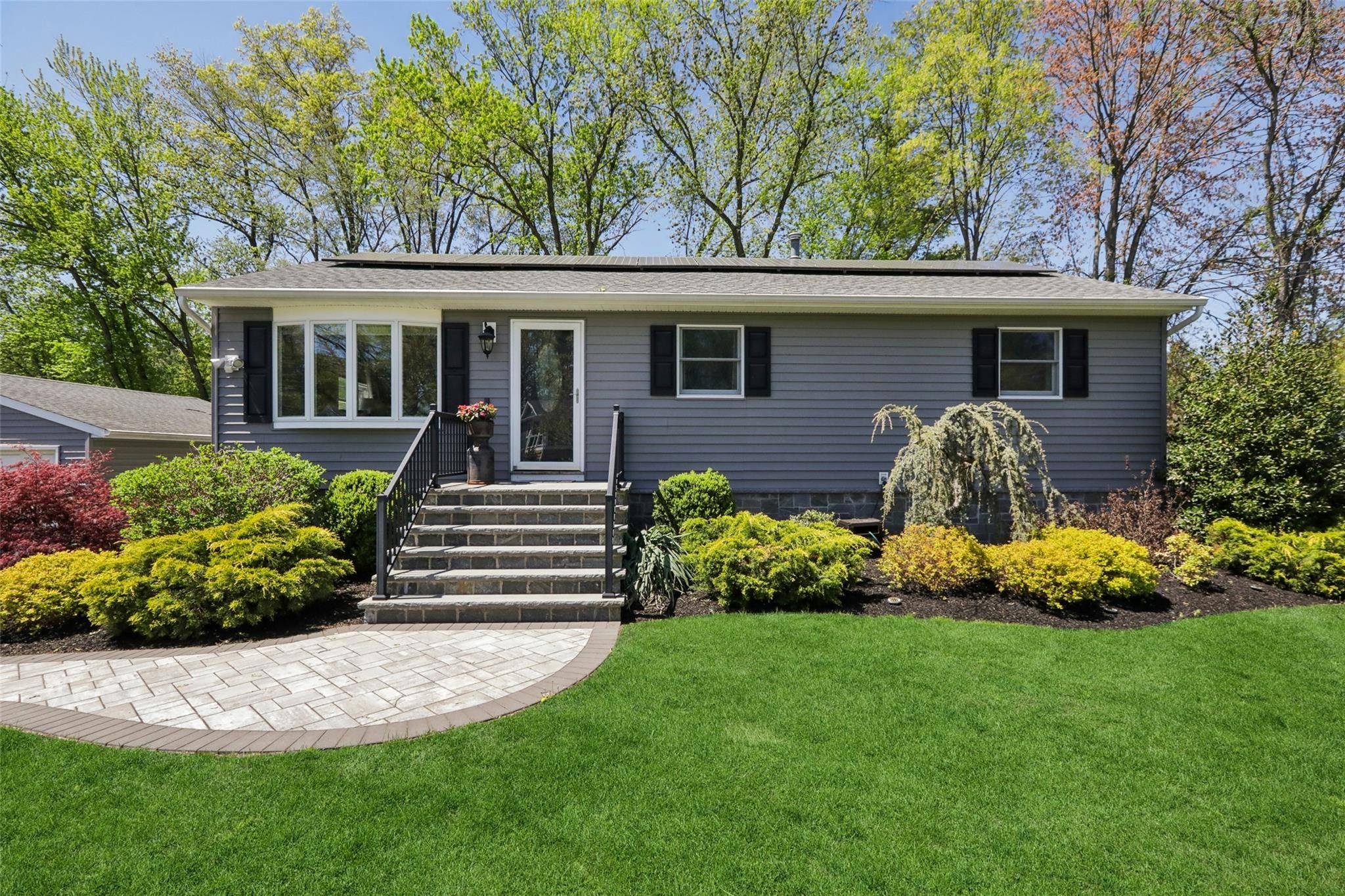 West Nyack, NY 10994,8 Adele RD