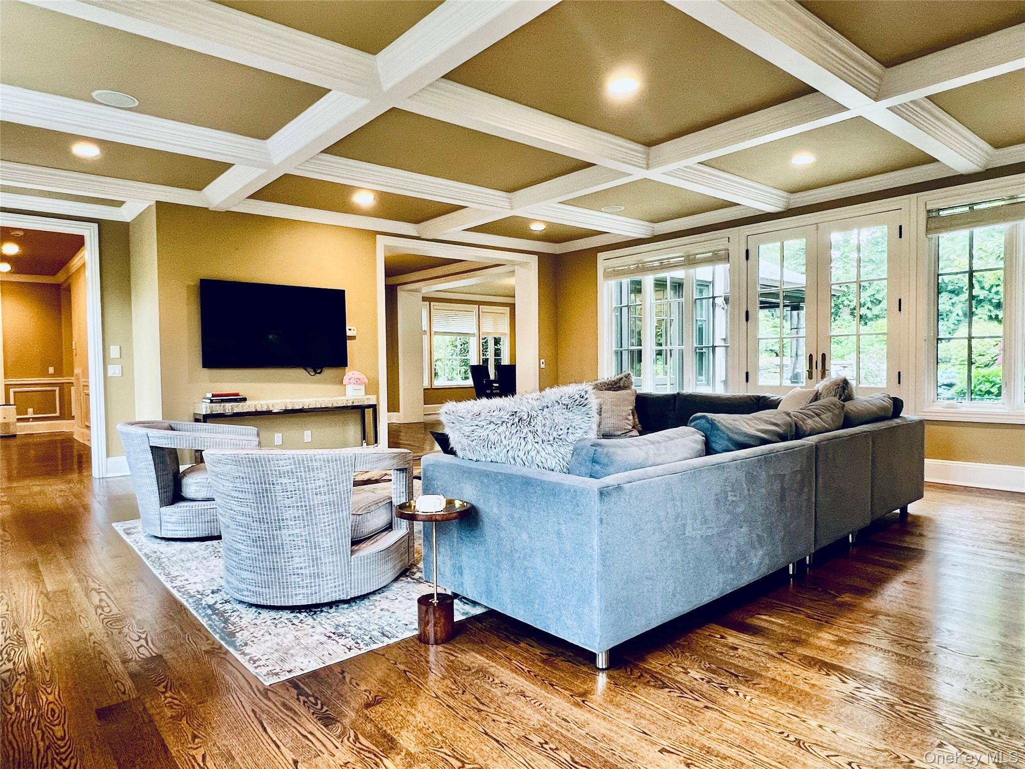 Muttontown, NY 11791,9 Earle DR