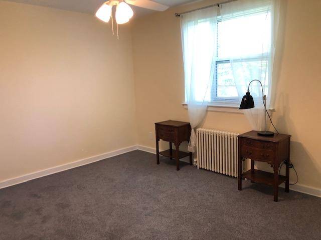 Glen Oaks, NY 11004,254-21 Union Tpke Glen Oaks #2