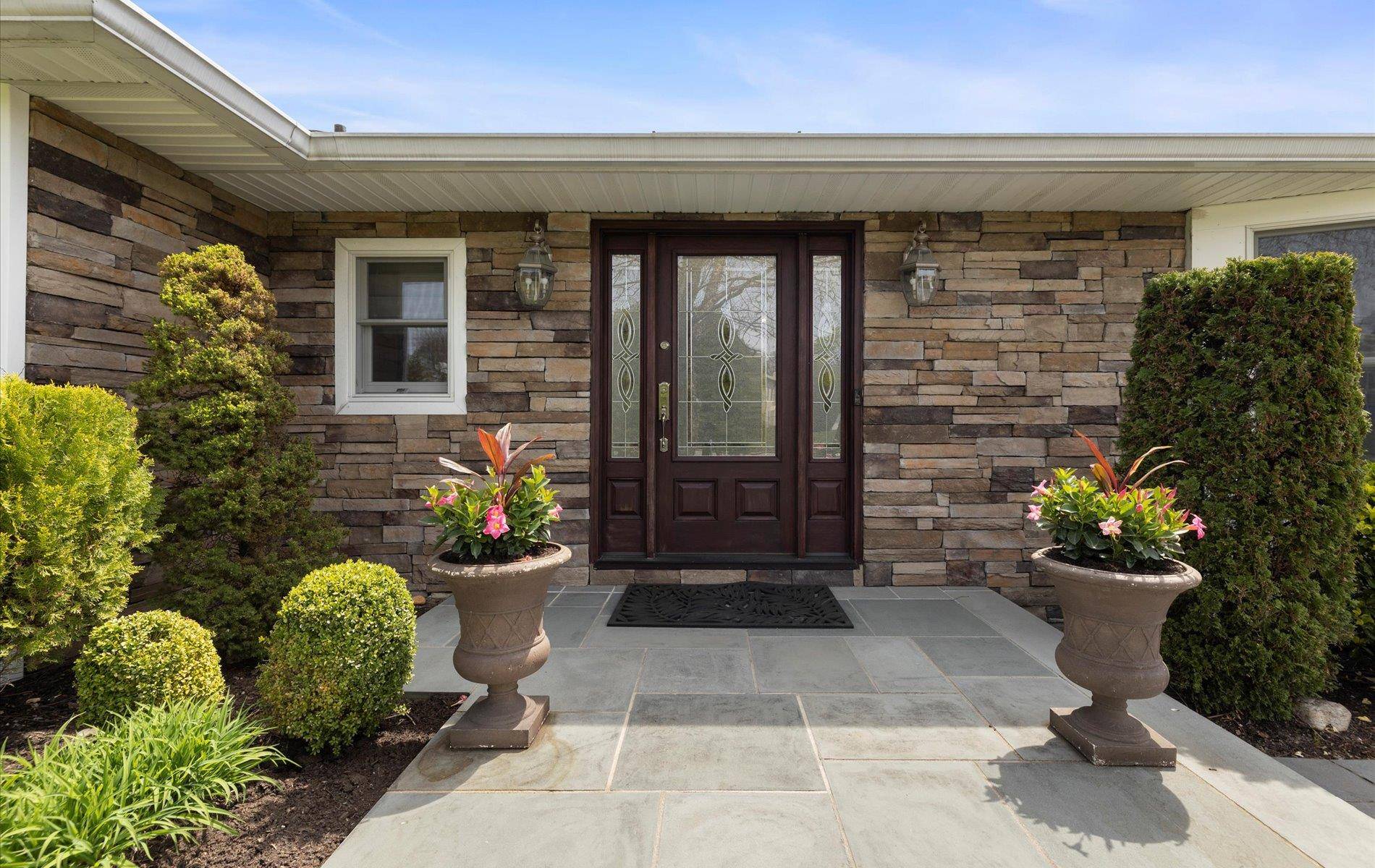 Woodbury, NY 11797,101 Yukon DR