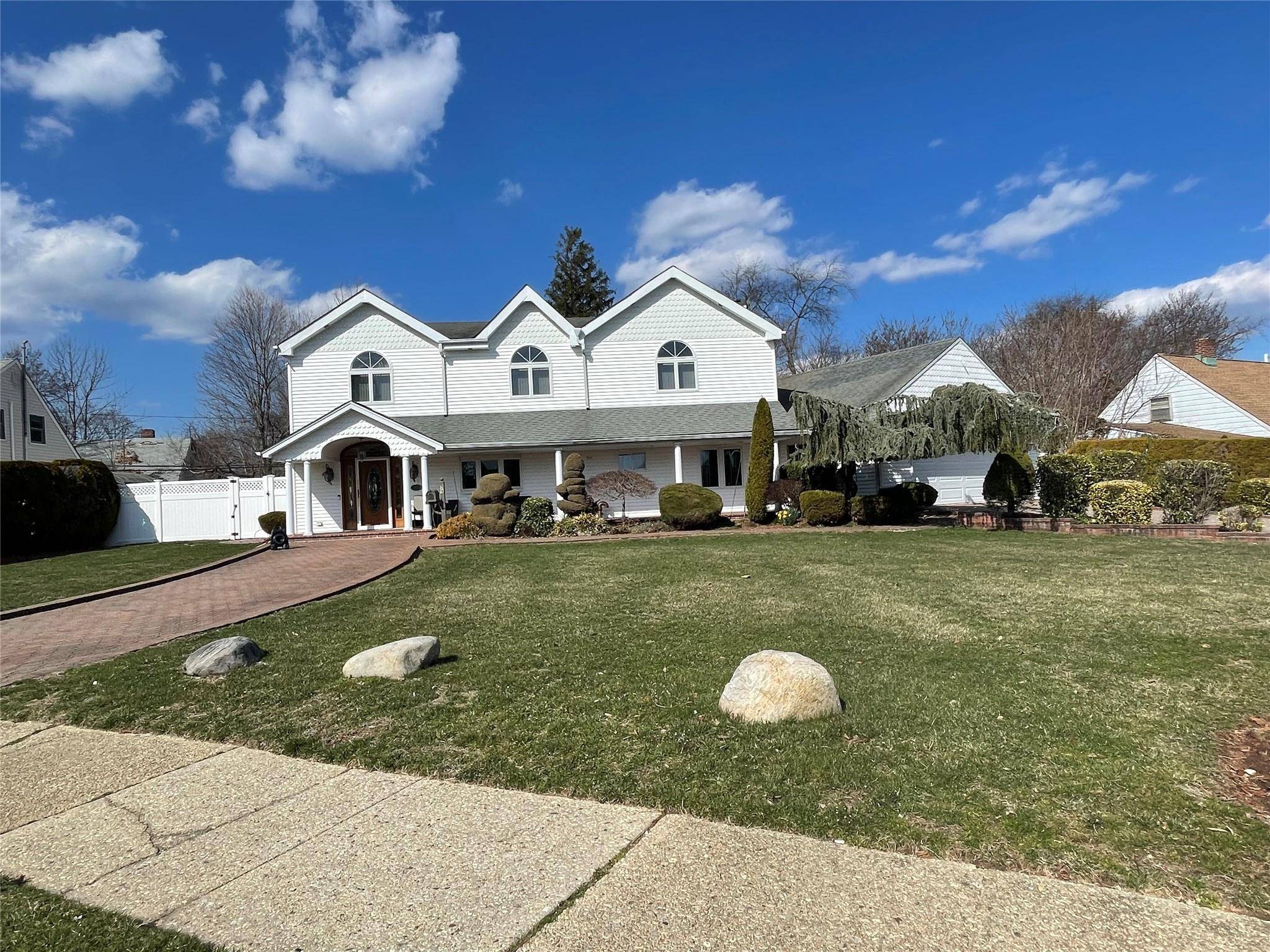 Levittown, NY 11756,79 Constellation RD