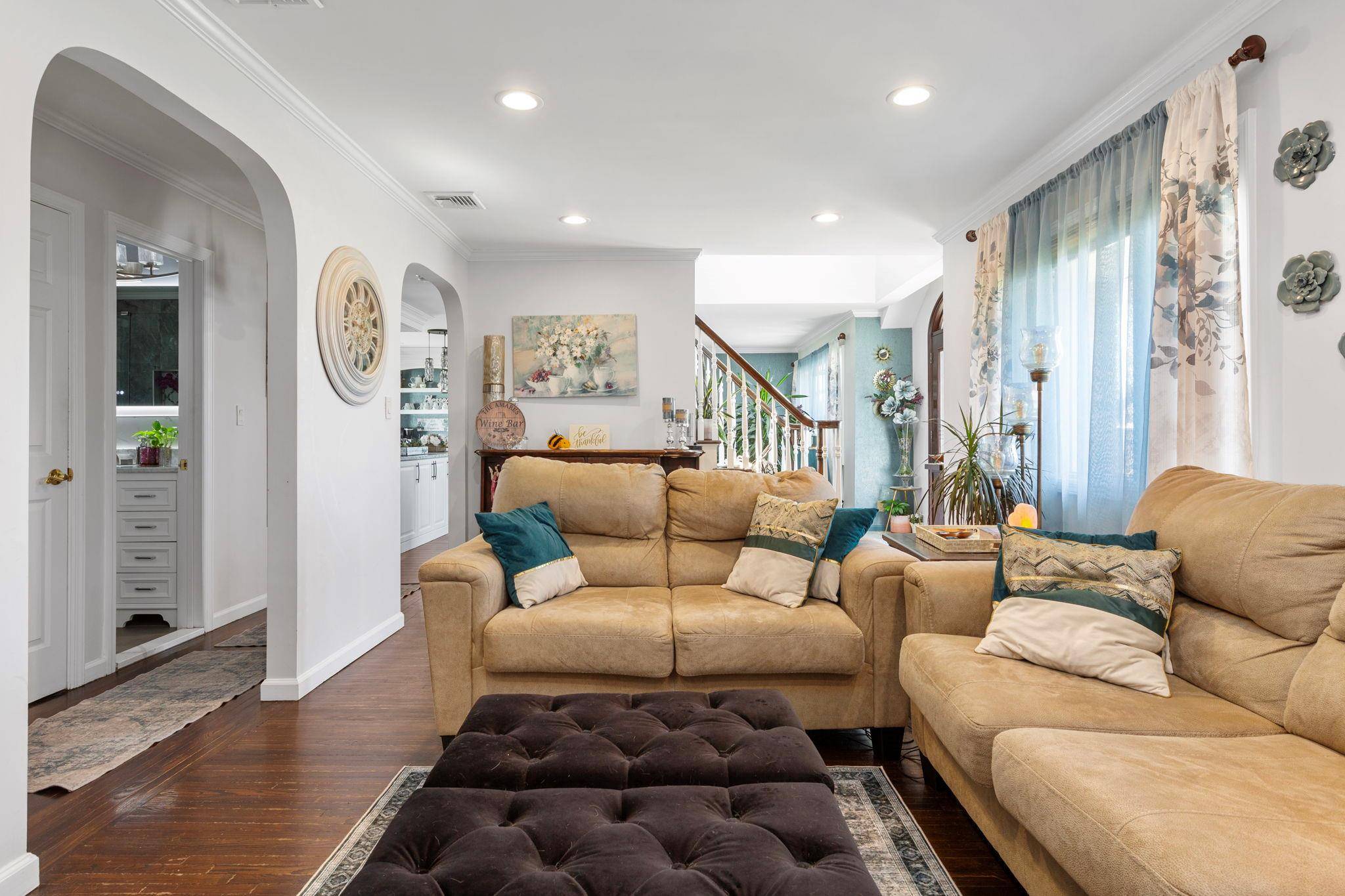 Wantagh, NY 11793,3585 Centerview AVE