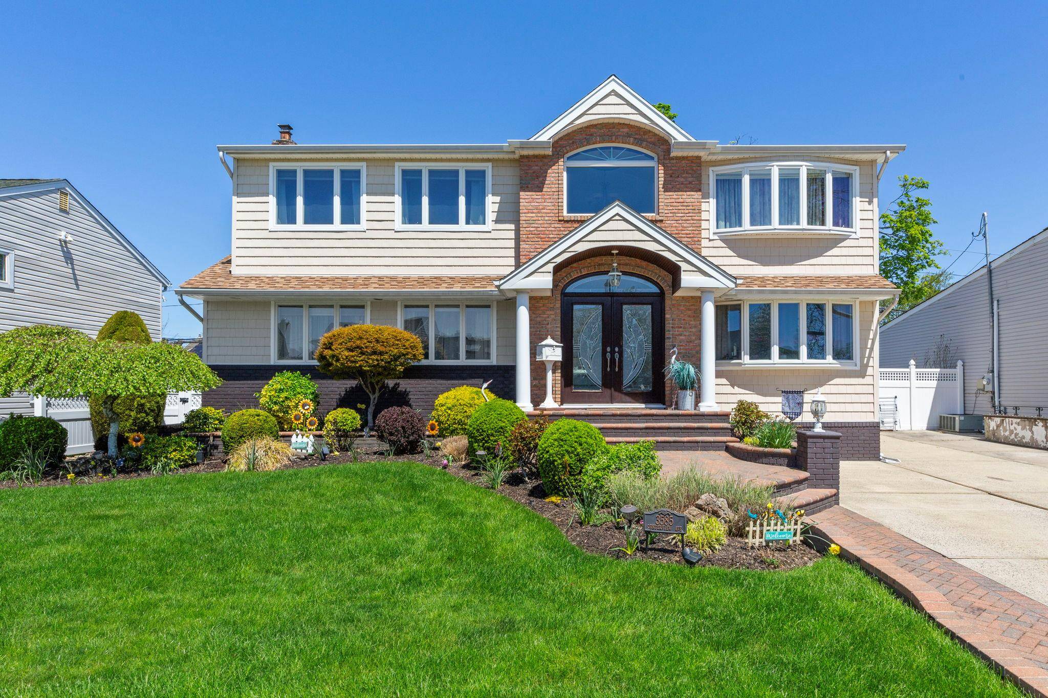 Wantagh, NY 11793,3585 Centerview AVE