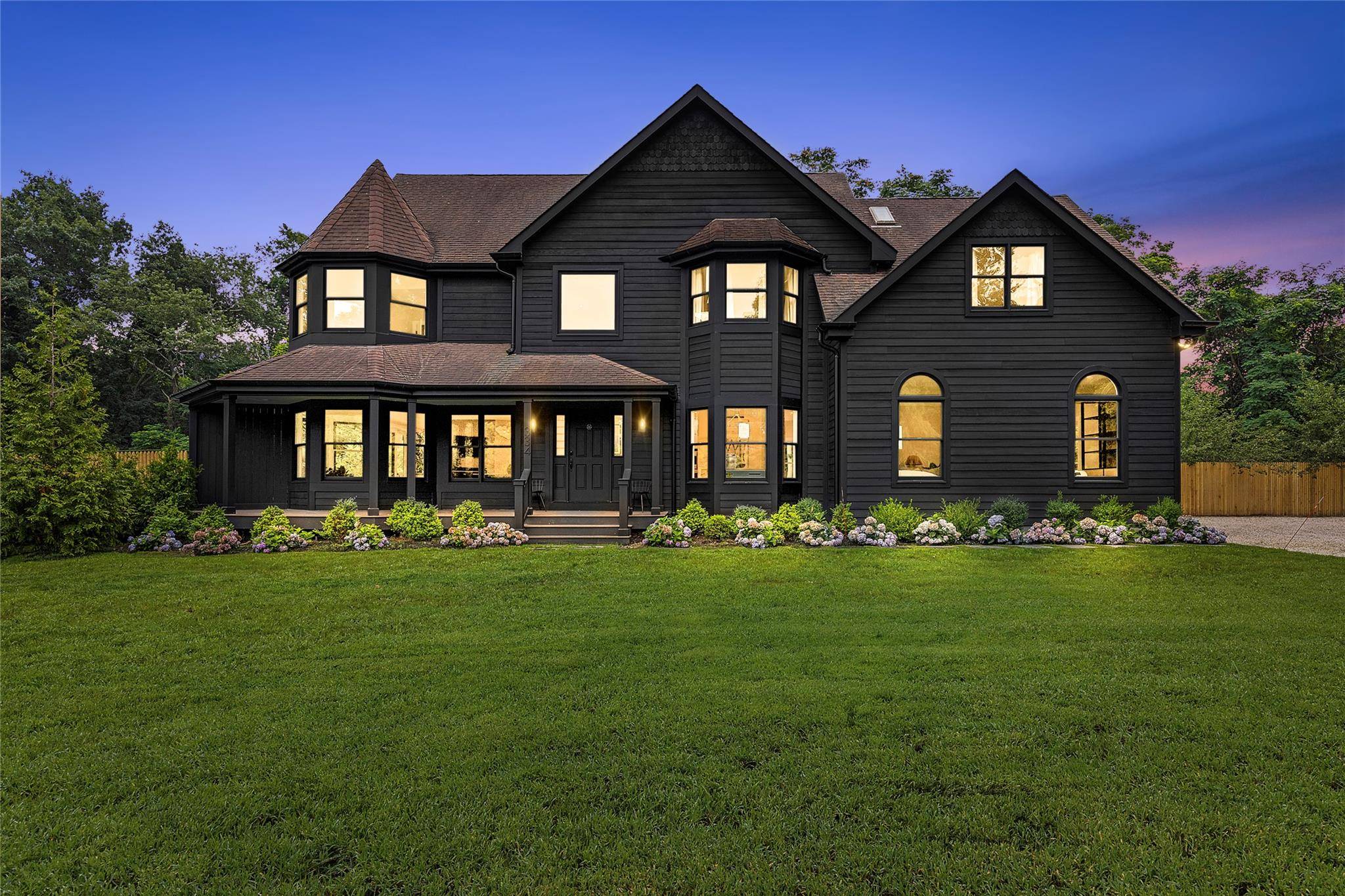 Southampton, NY 11968,334 Noyack RD