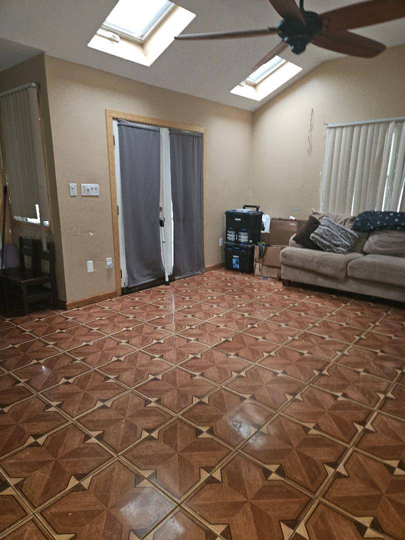 West Babylon, NY 11704,507 17th ST