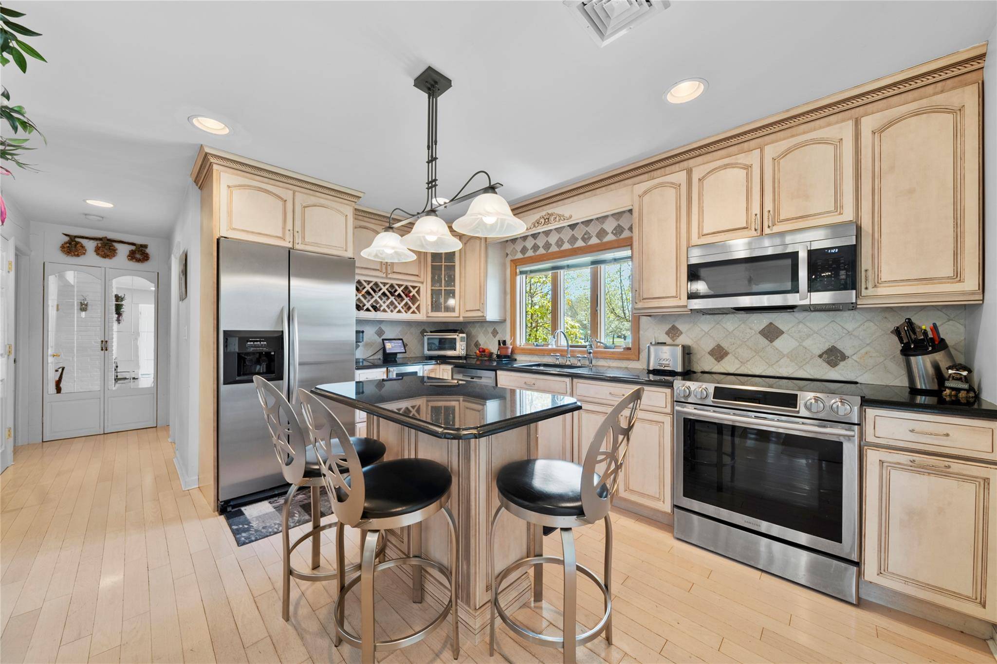 Levittown, NY 11756,4 Springtime LN