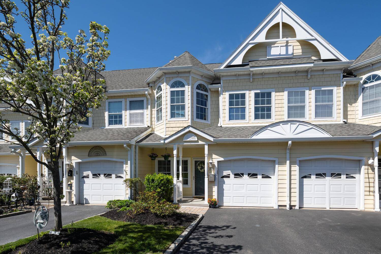 Patchogue, NY 11772,102 Emily DR