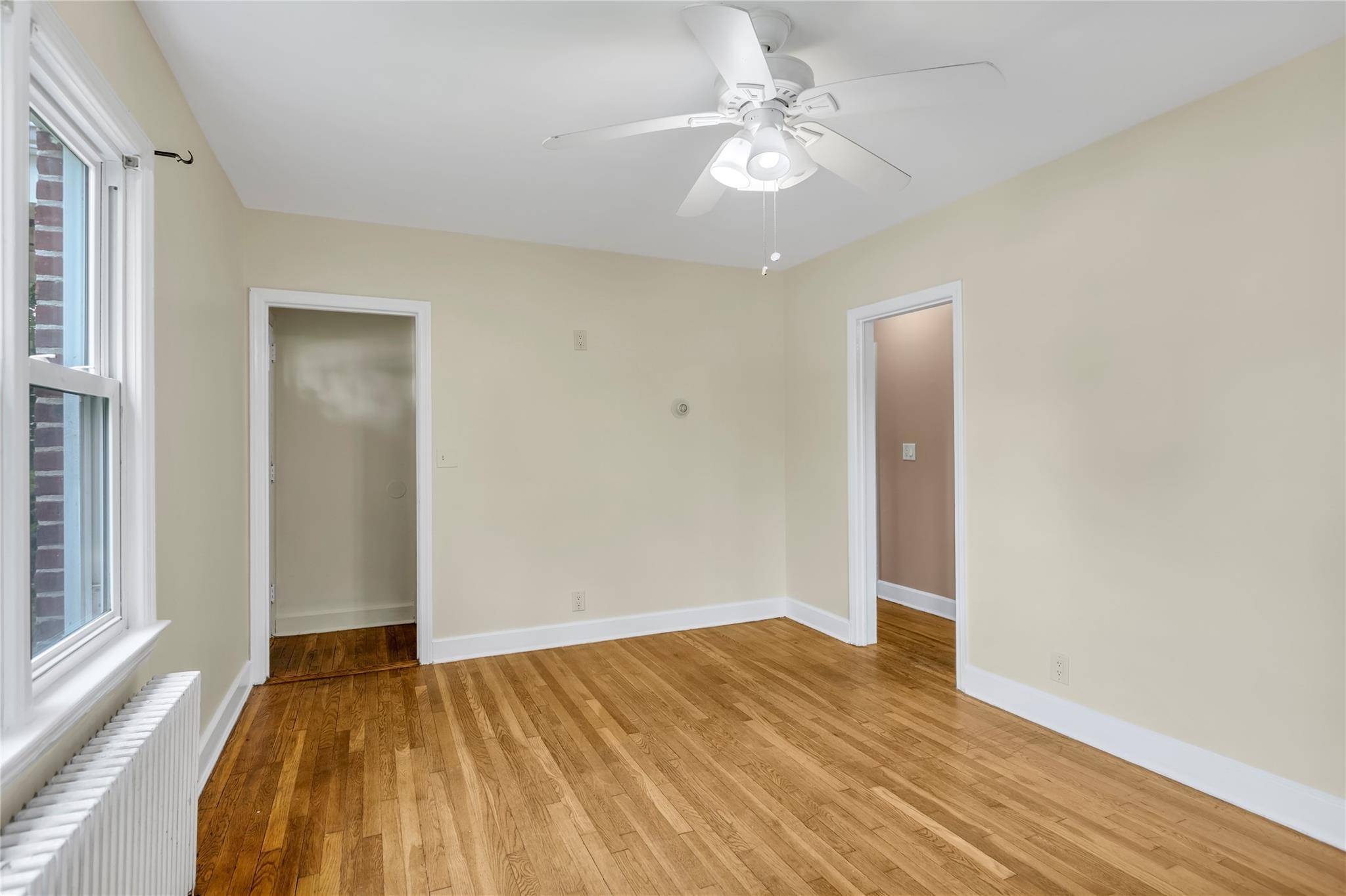 Huntington Station, NY 11746,9 E 15th ST