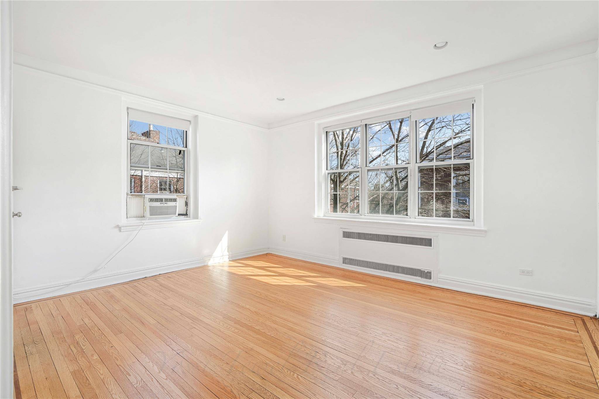 Woodmere, NY 11598,1 Meadow #3FL-H