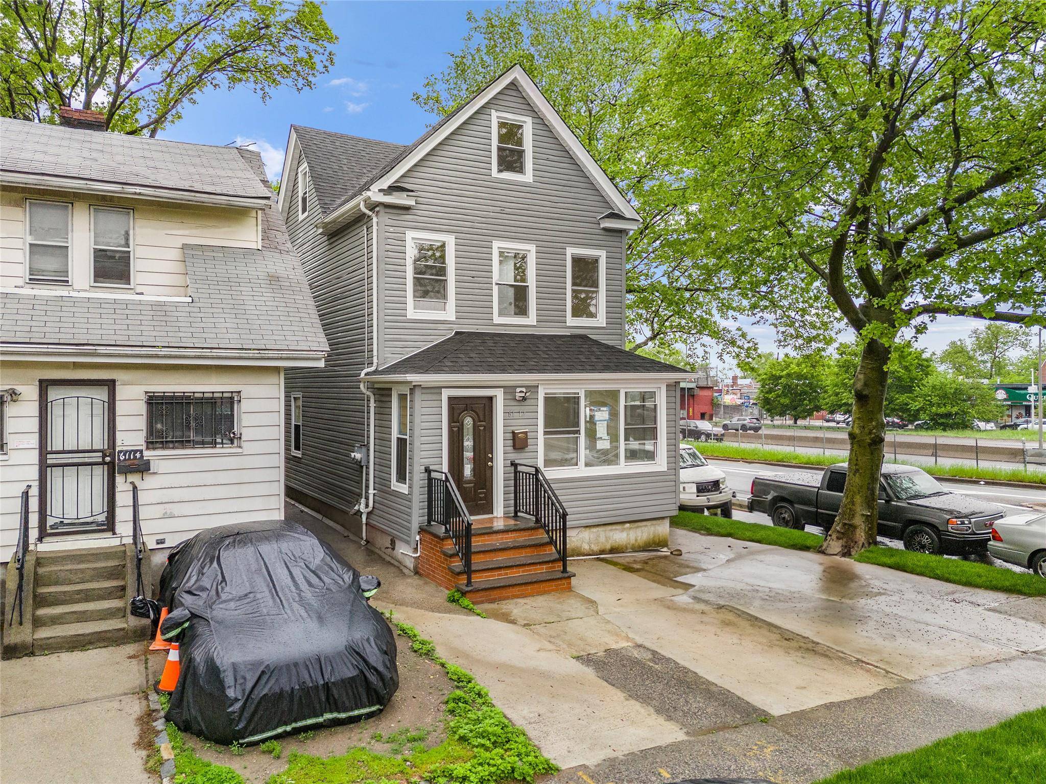 Fresh Meadows, NY 11365,61-12 160th ST