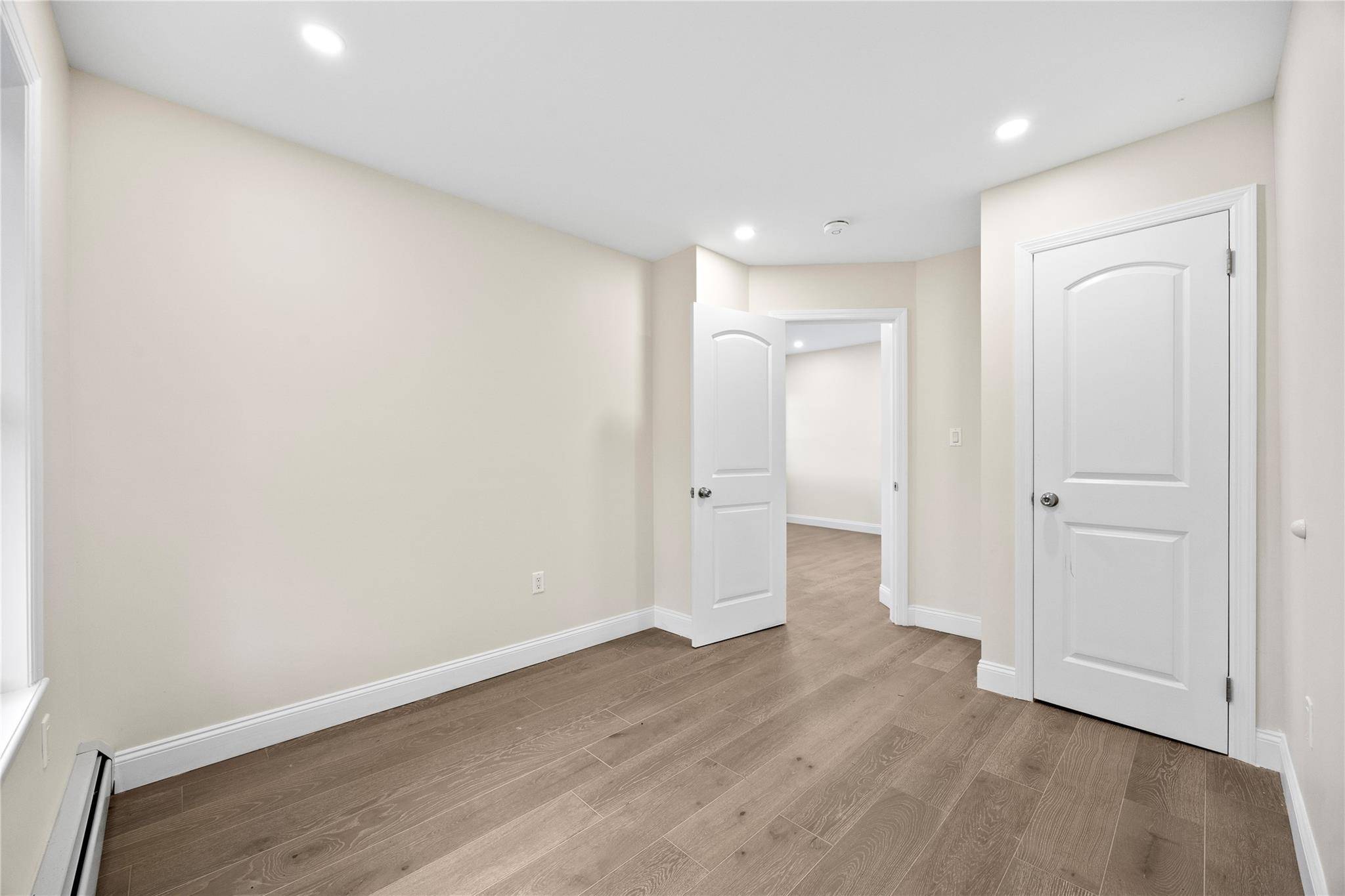 Fresh Meadows, NY 11365,61-12 160th ST
