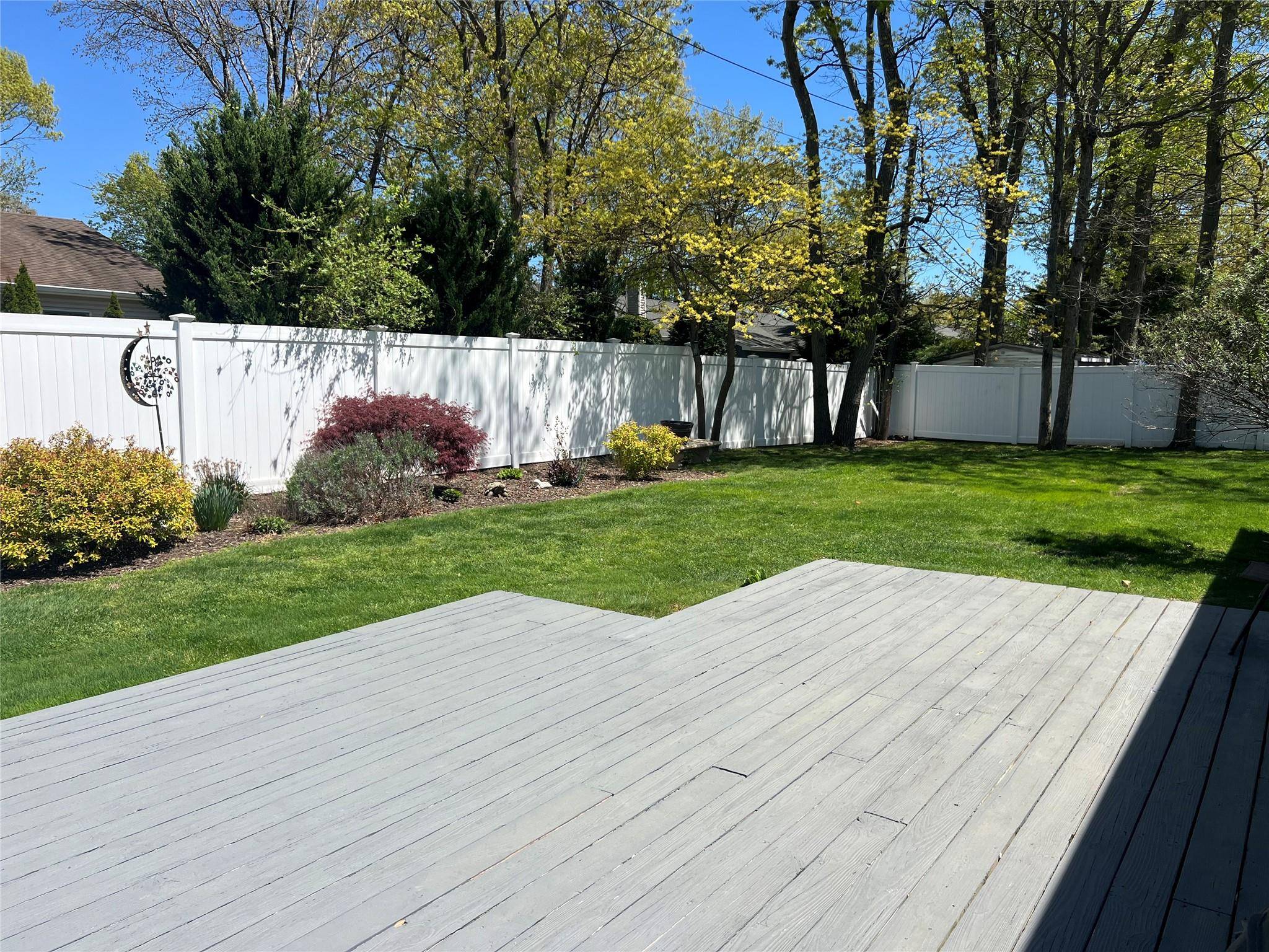 Smithtown, NY 11787,23 Demont ST