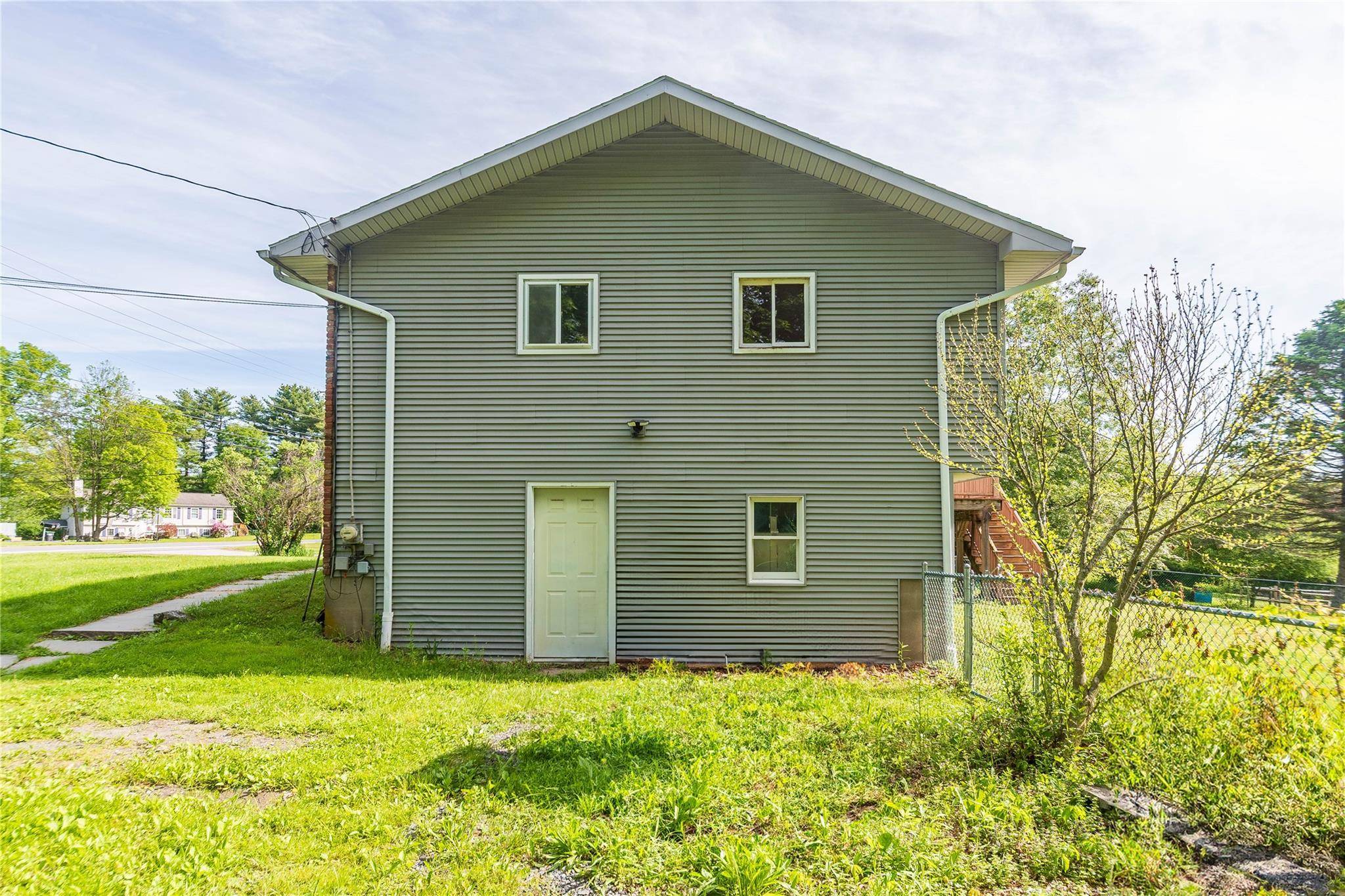 New Paltz, NY 12561,258 State Route 32